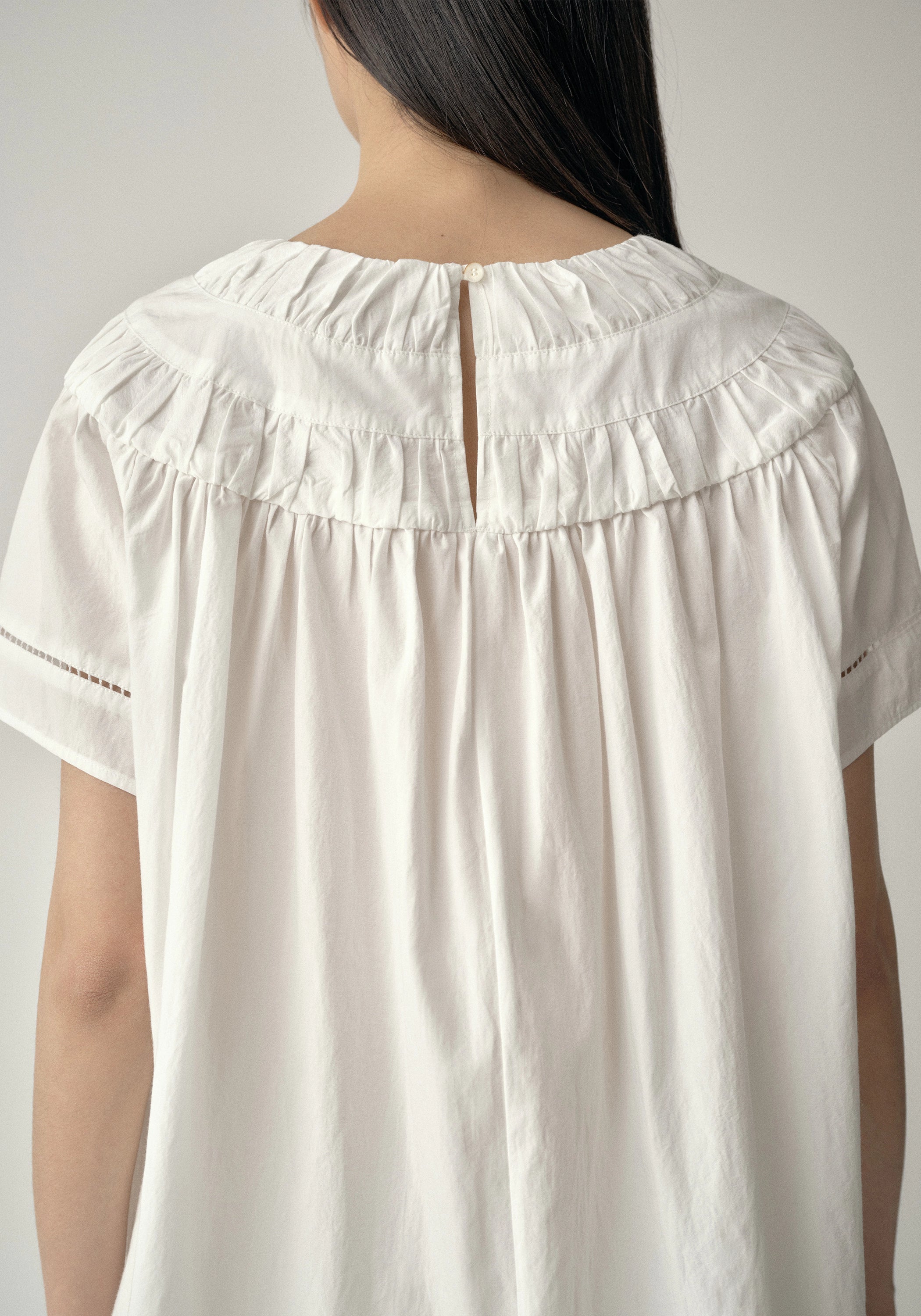 #color_off white