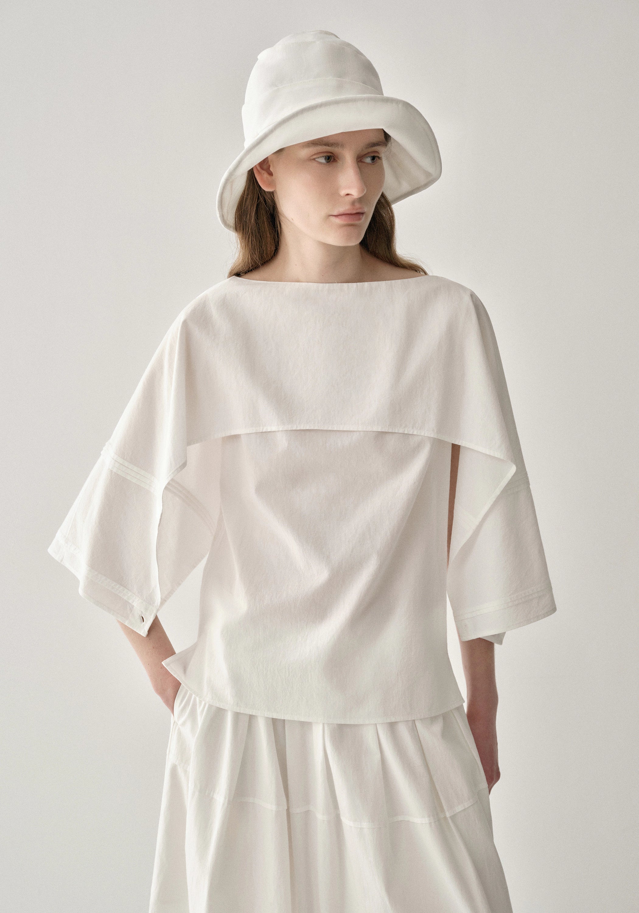 #color_off white