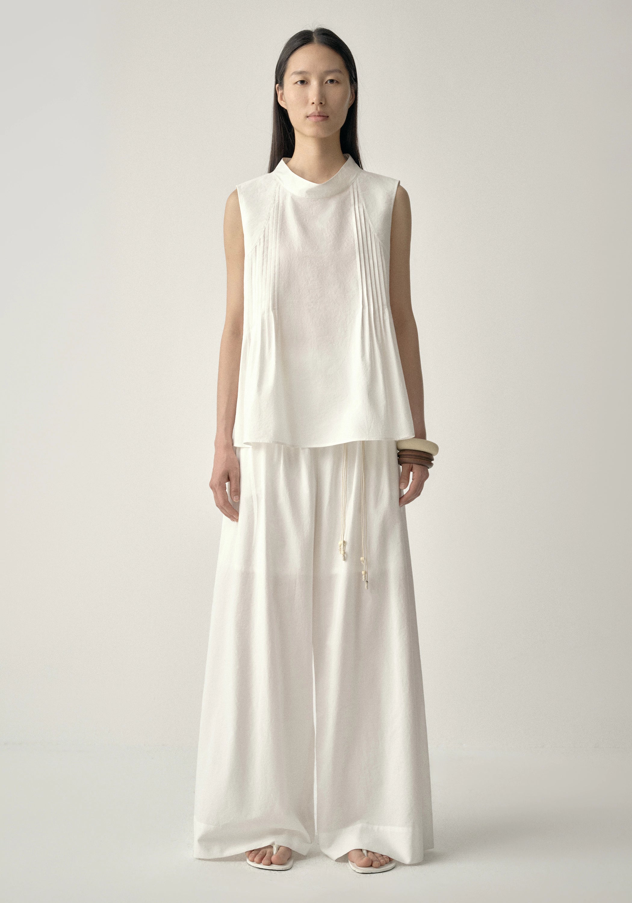 #color_off white