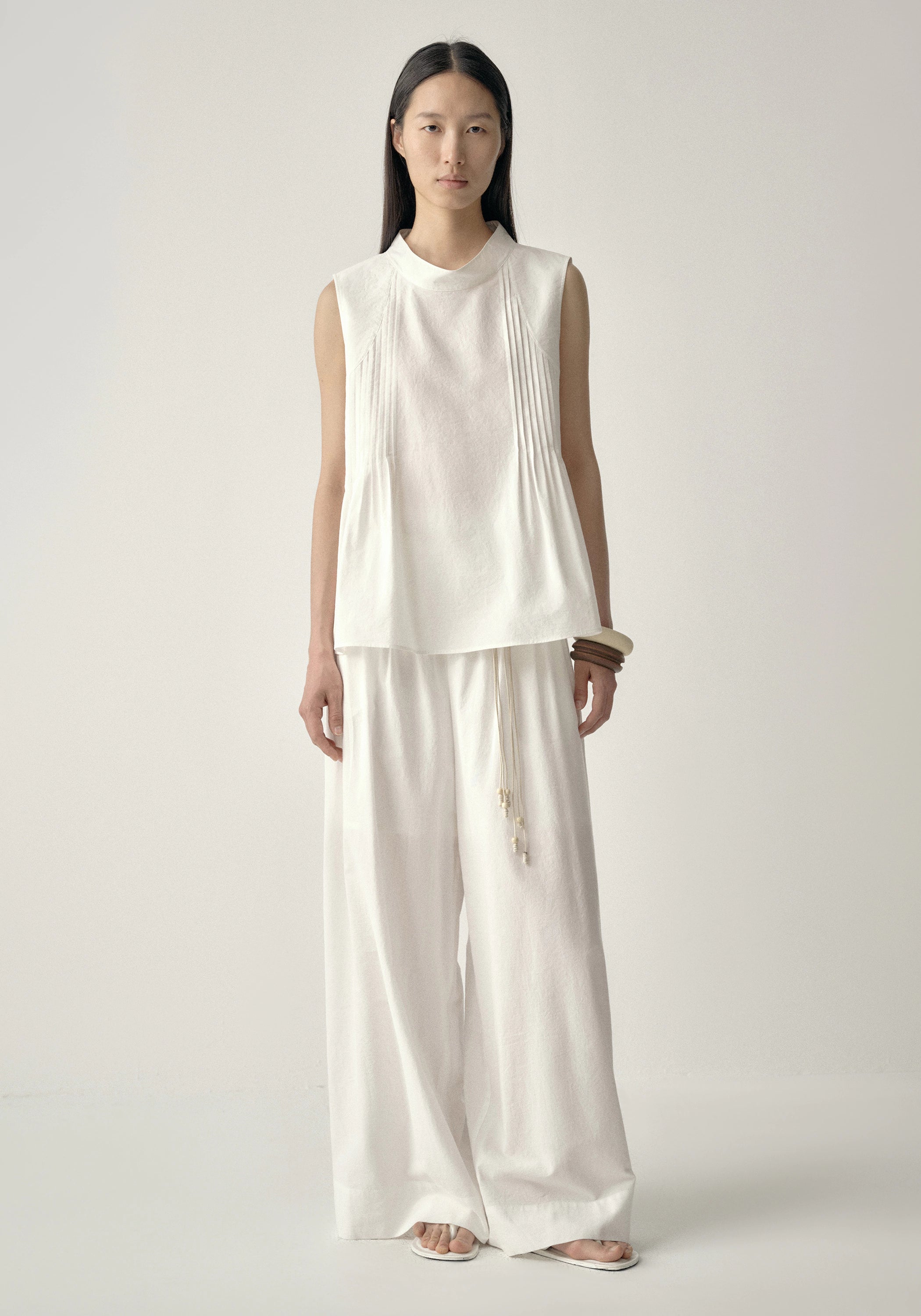 #color_off white