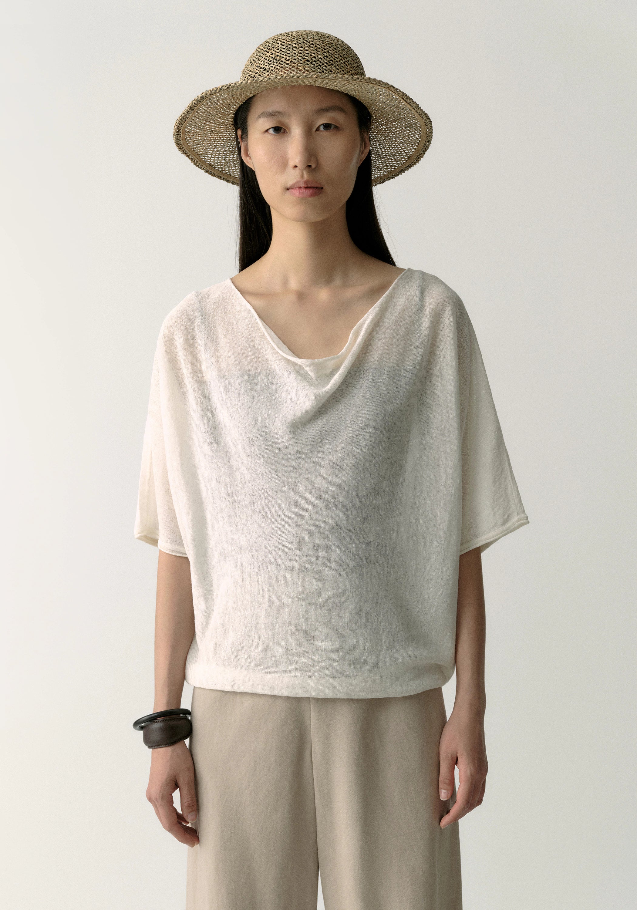 #color_off white