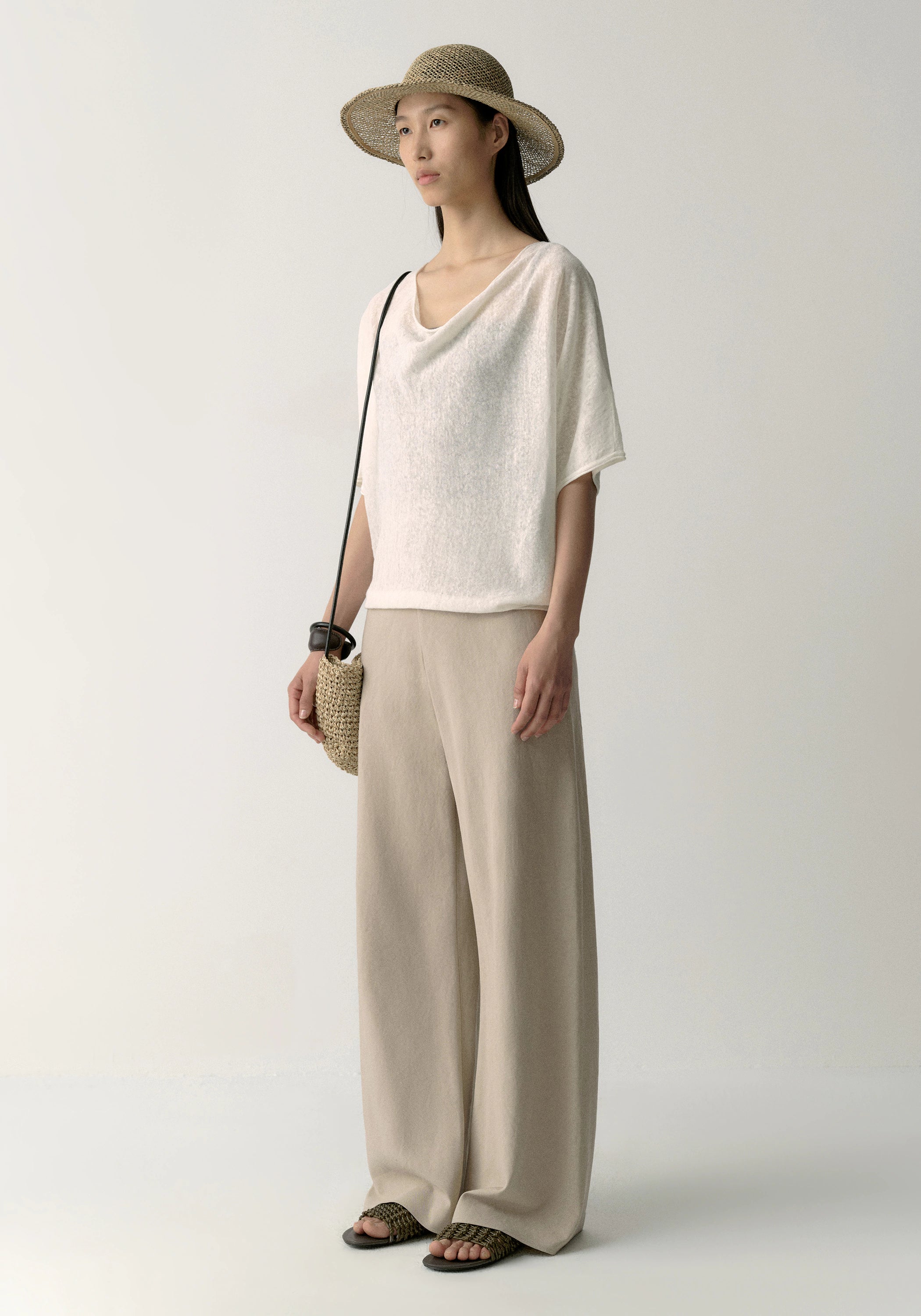 #color_off white