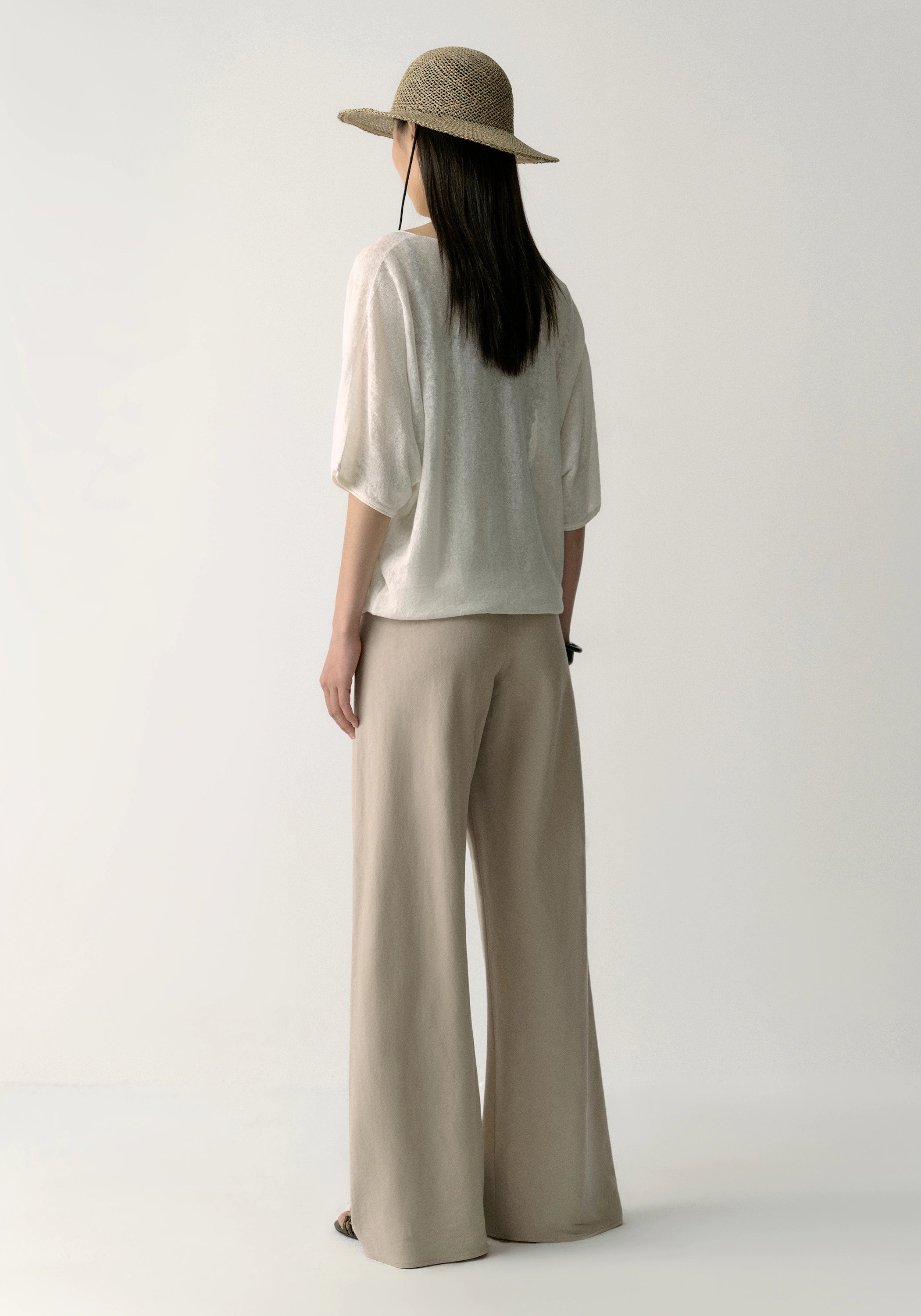 #color_off white