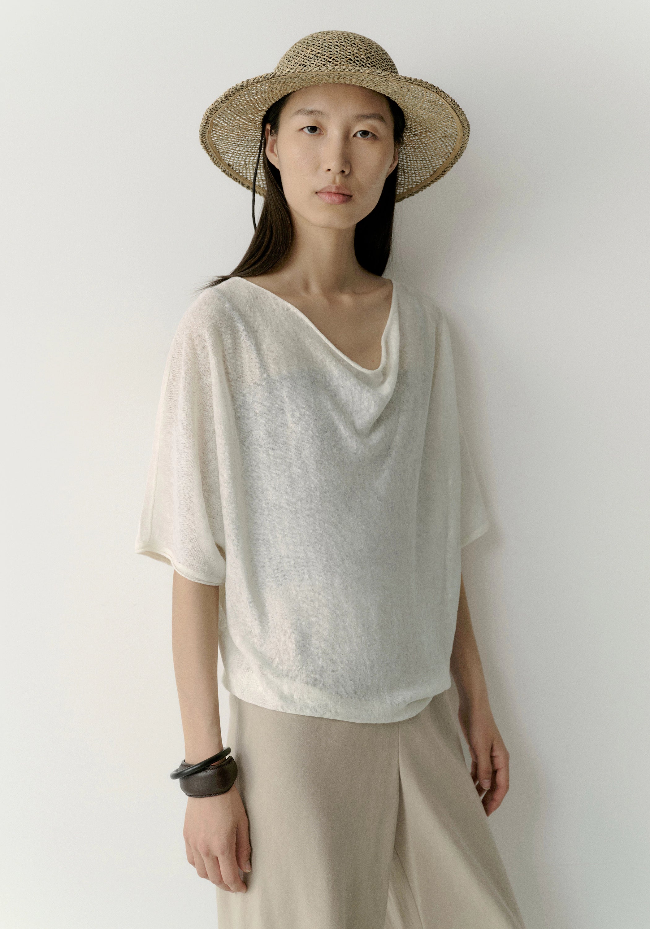 #color_off white