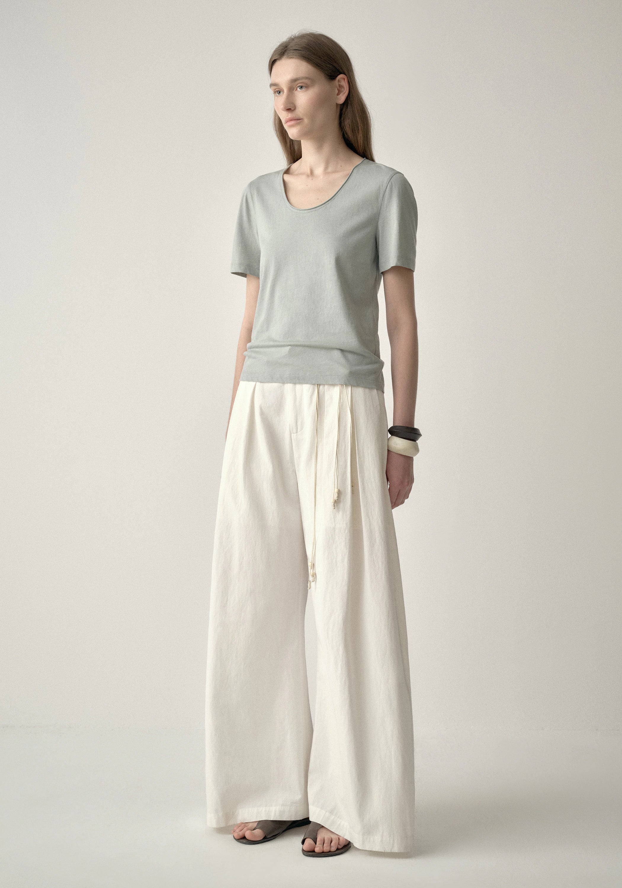 #color_off white