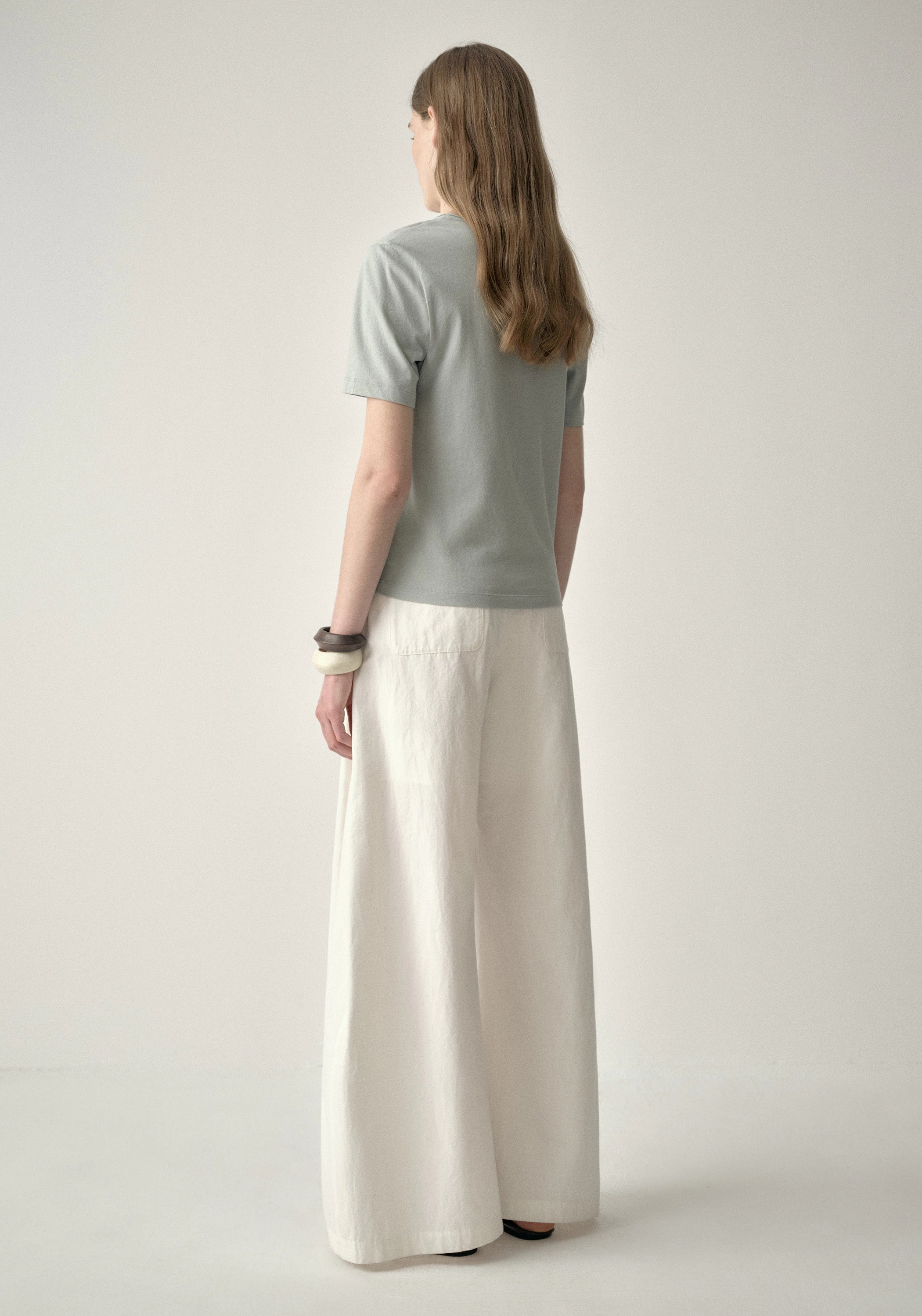 #color_off white