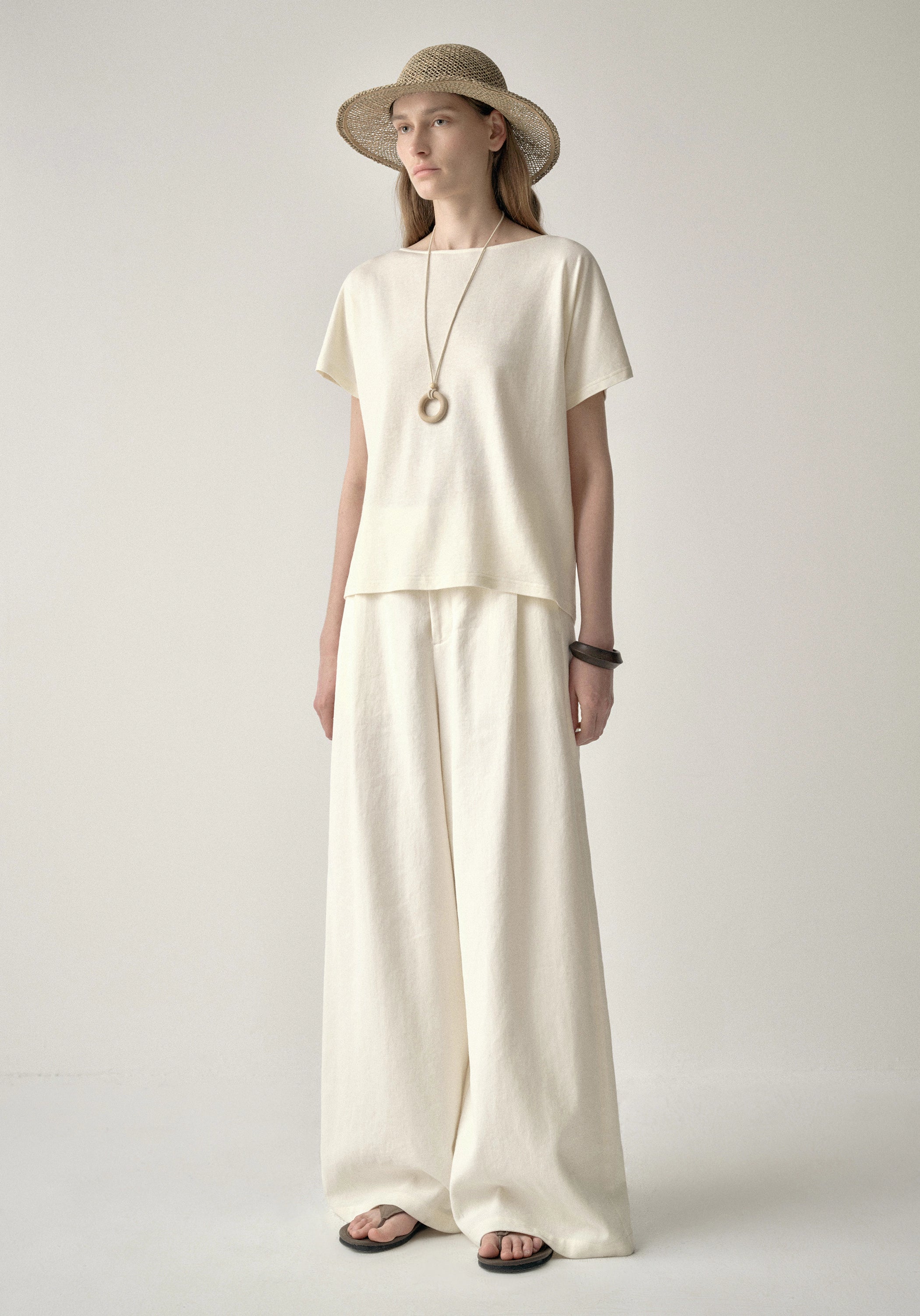 #color_off white