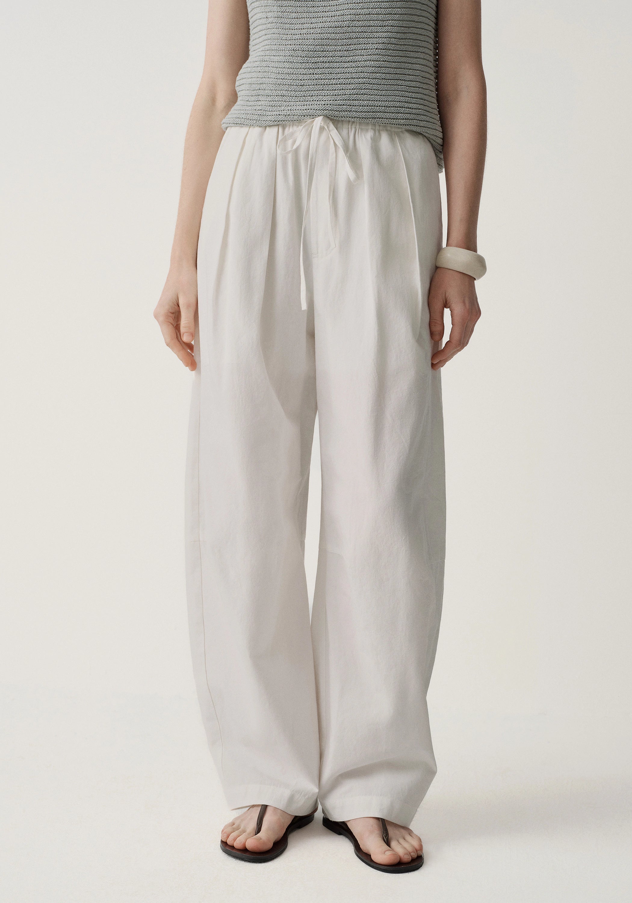#color_off white