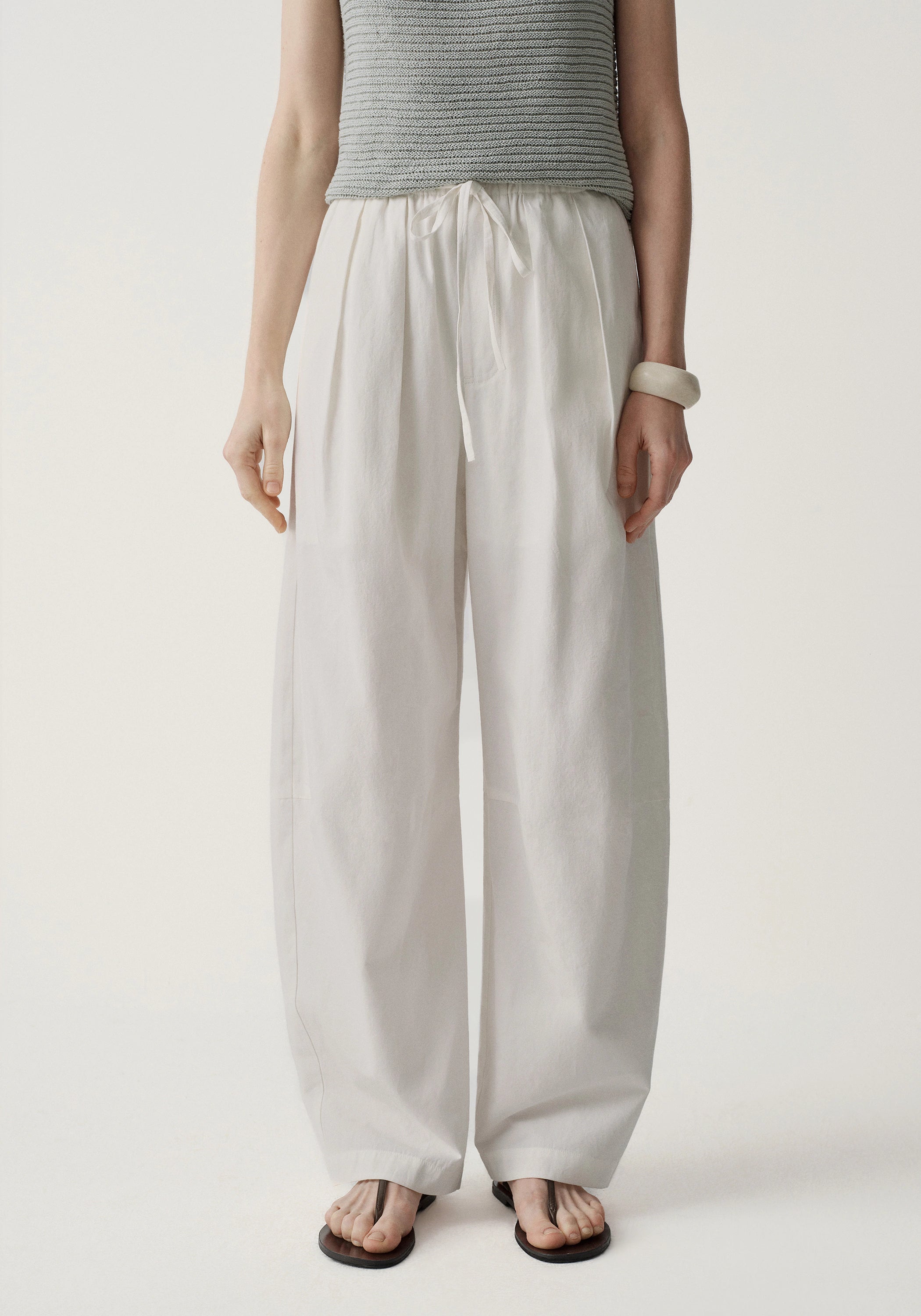 #color_off white
