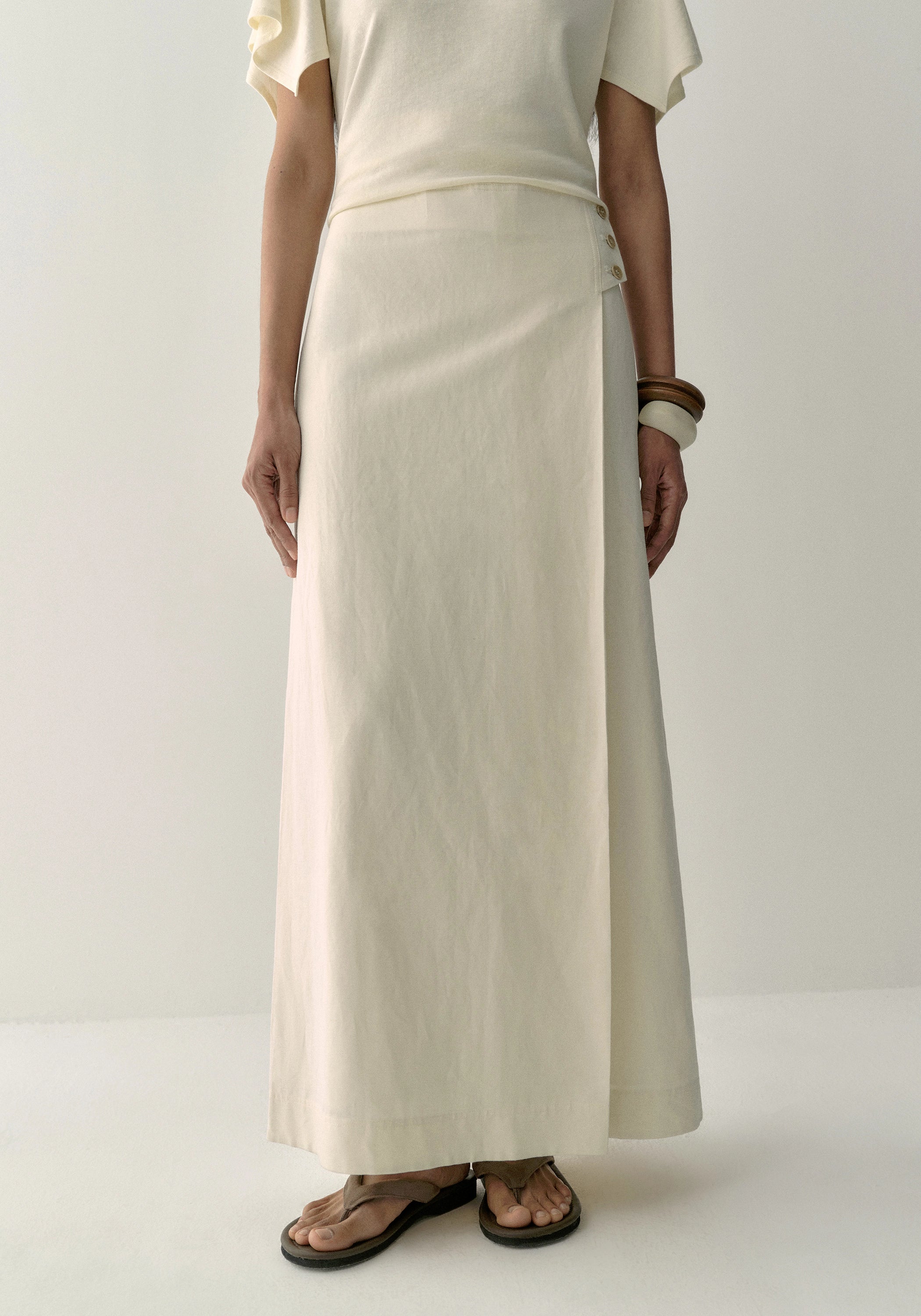 #color_cream white