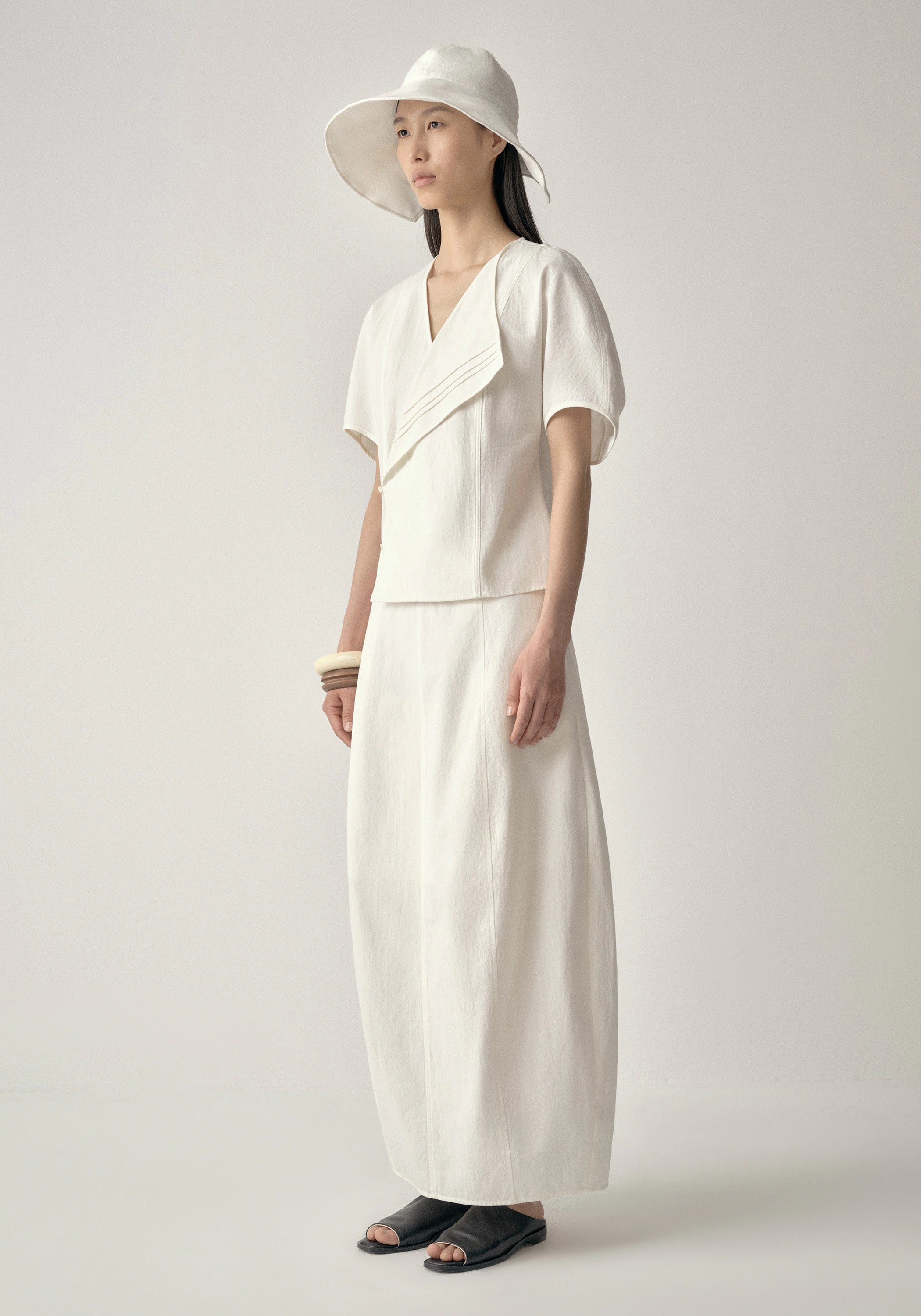 #color_off white