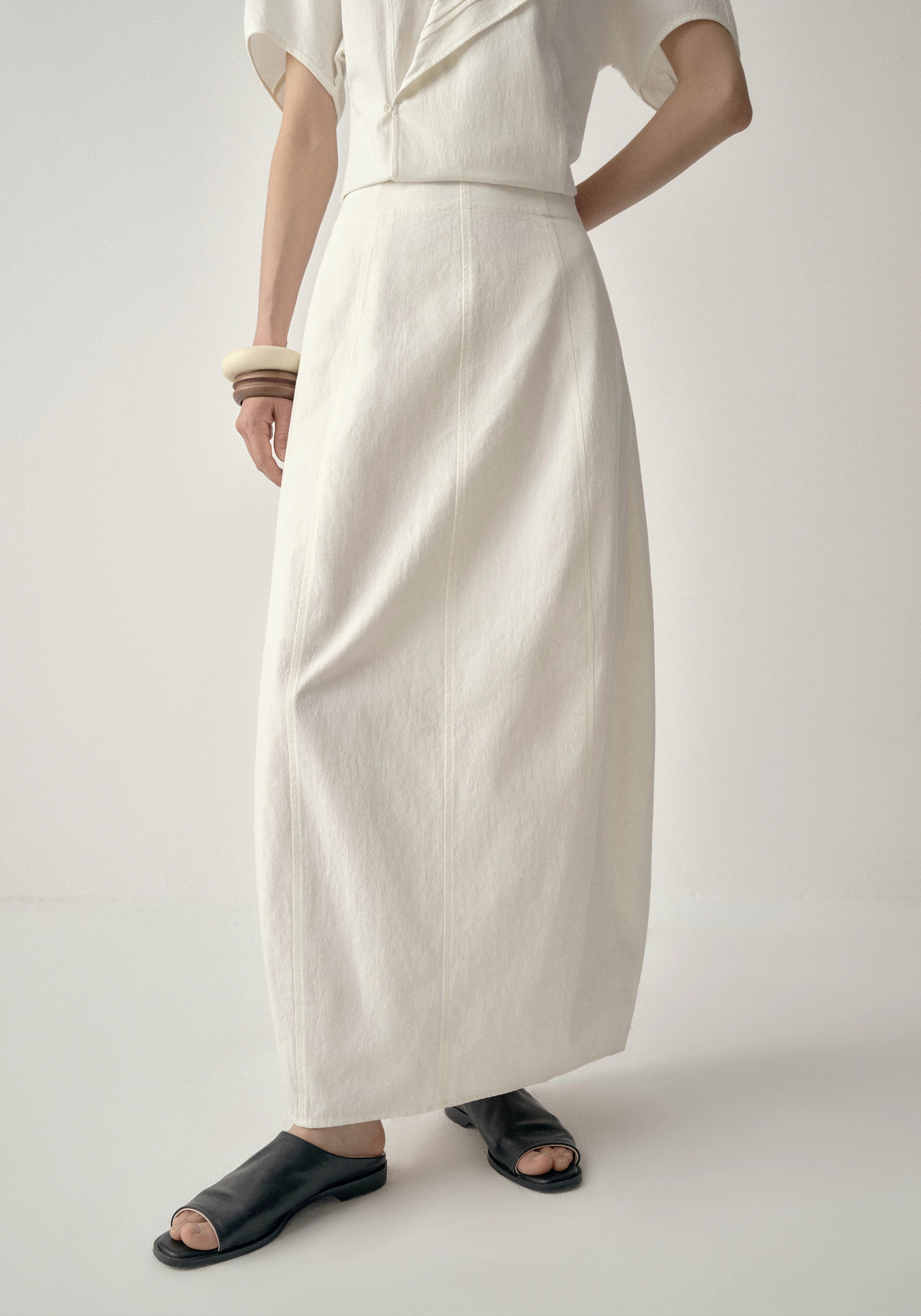 #color_off white