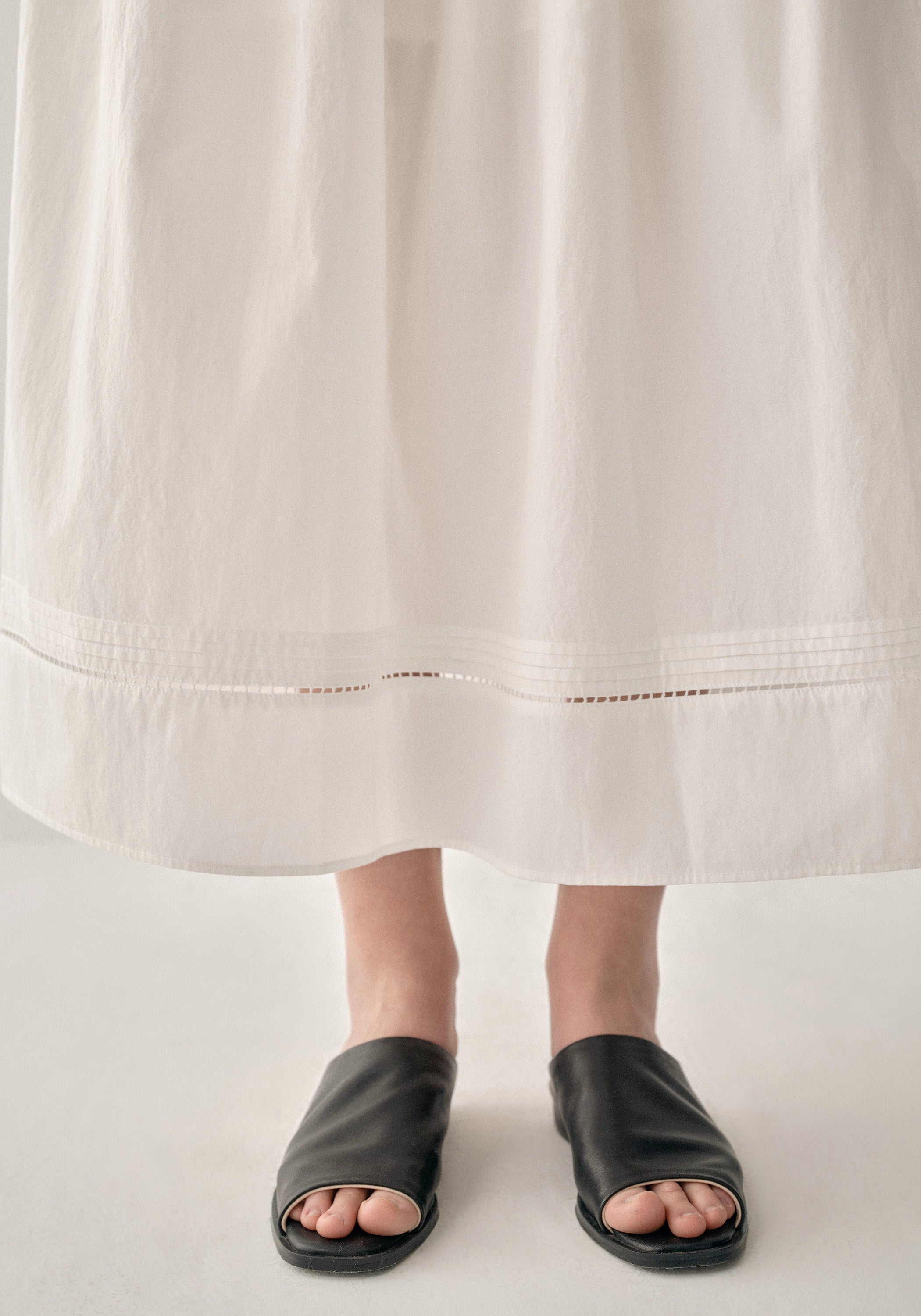 #color_off white