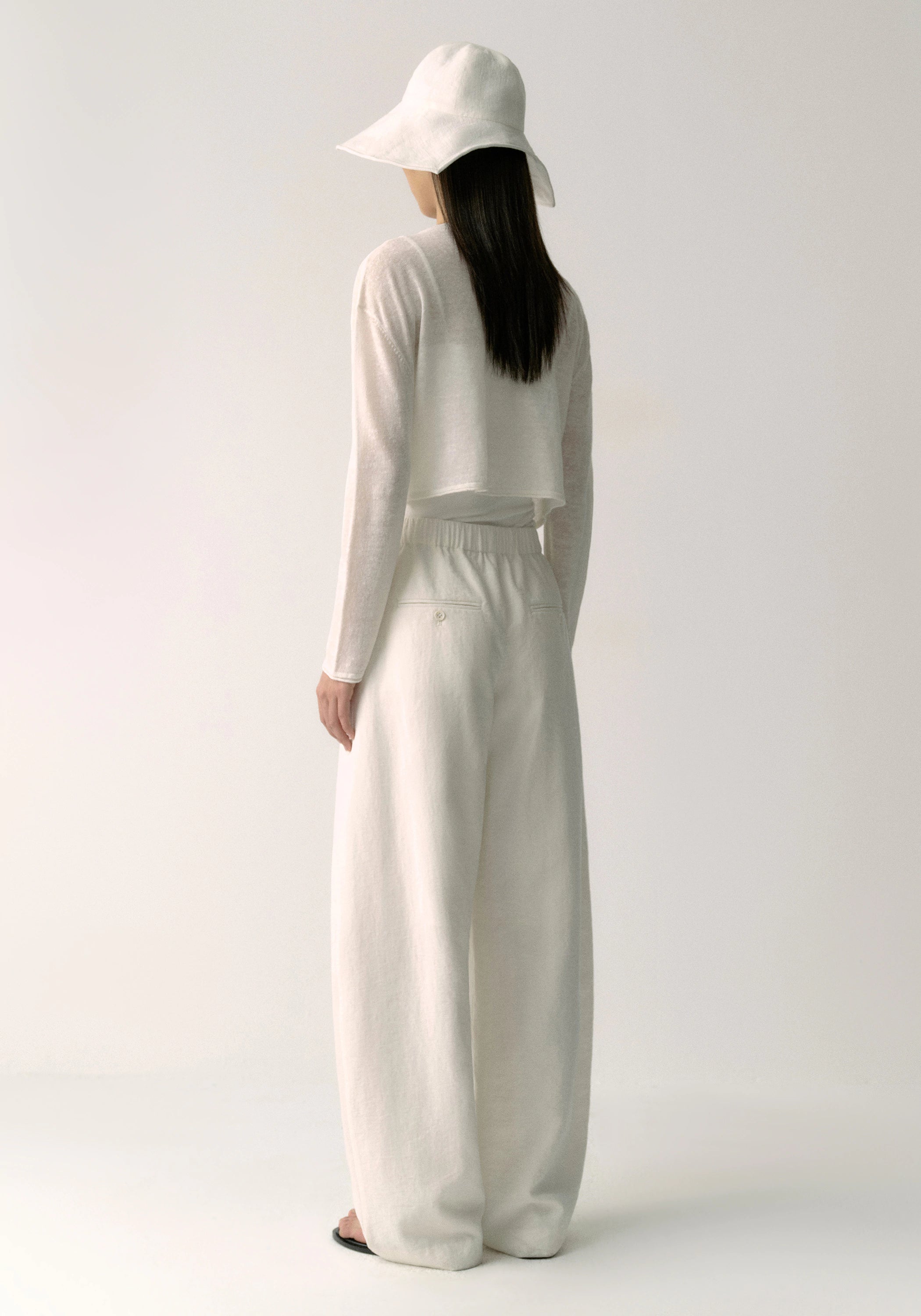 #color_off white