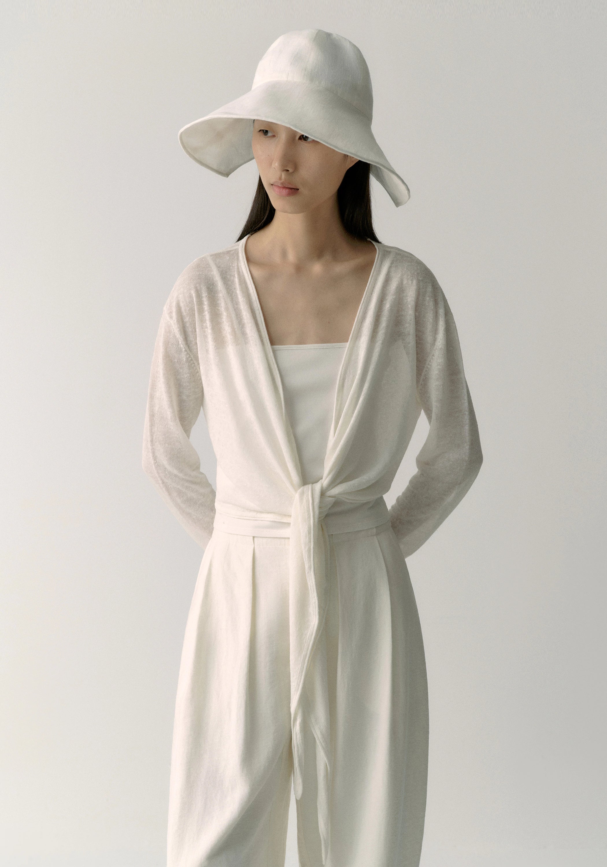 #color_off white