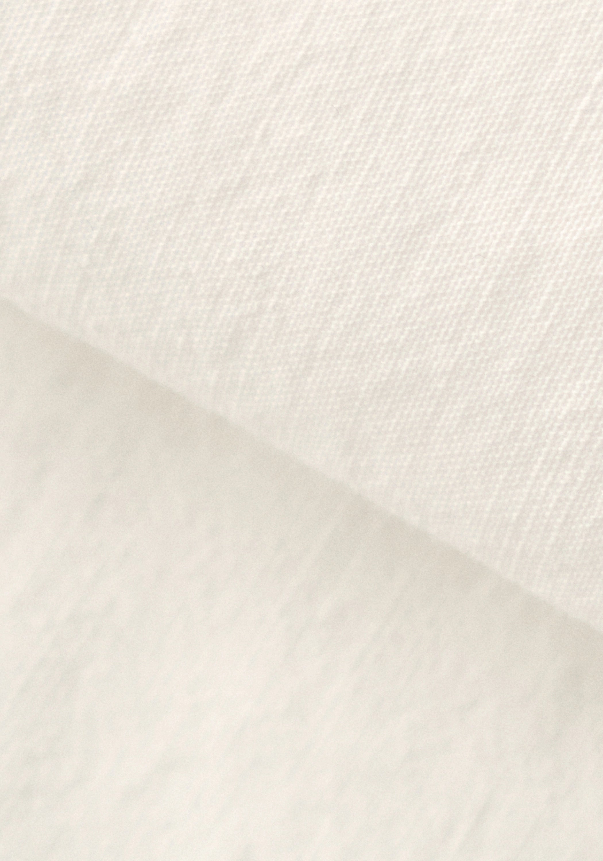 #color_off white