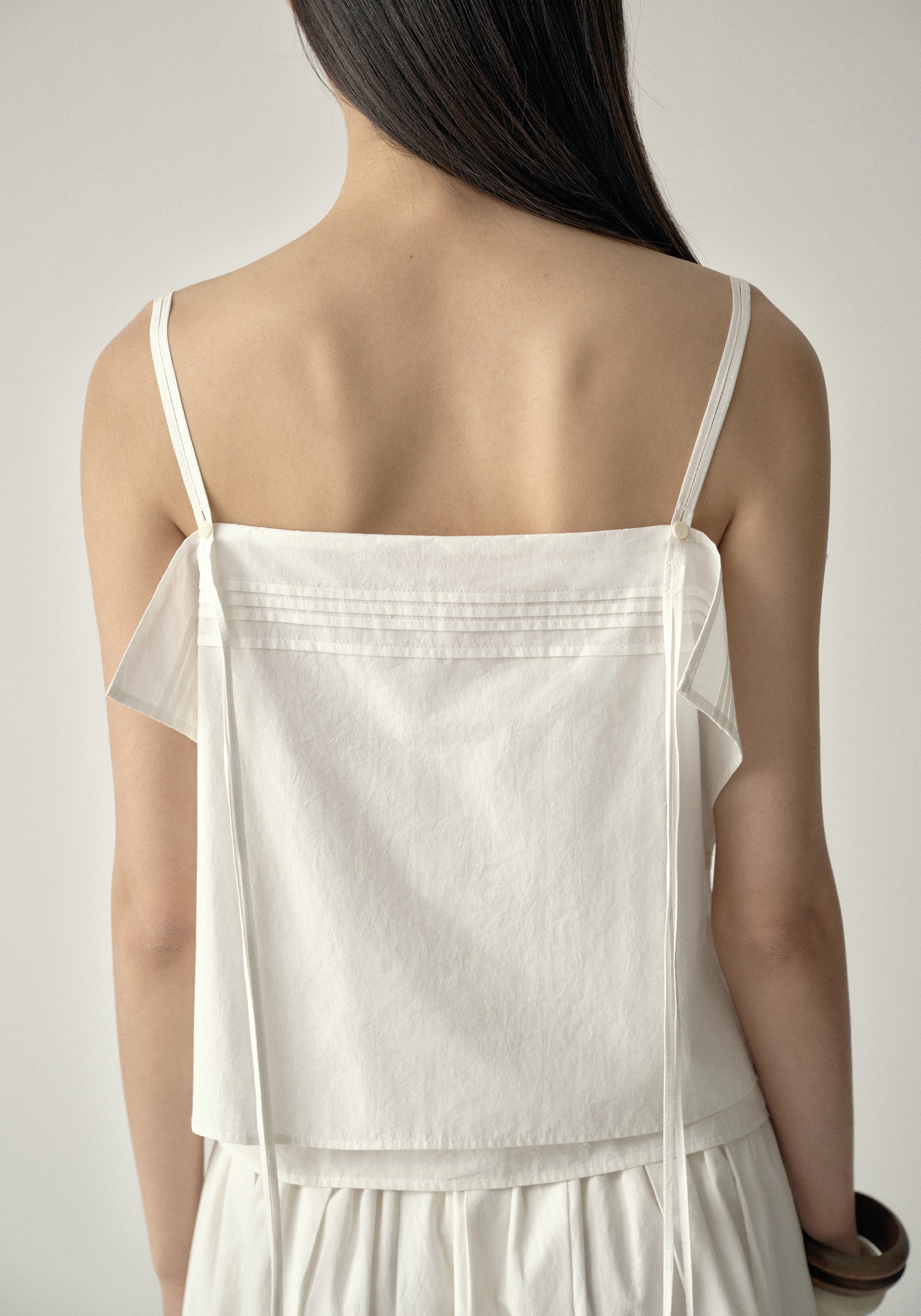 #color_off white