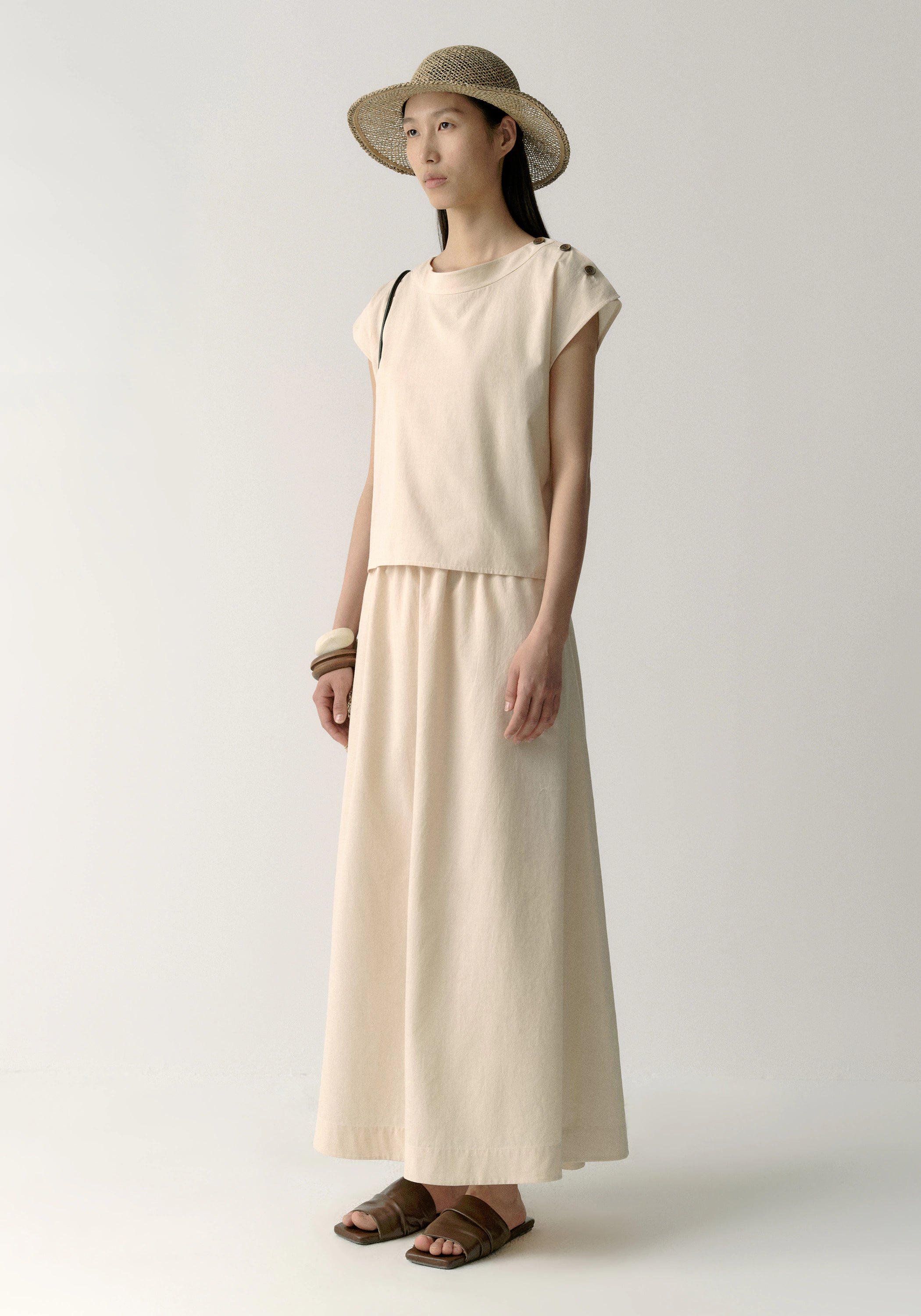 #color_ivory