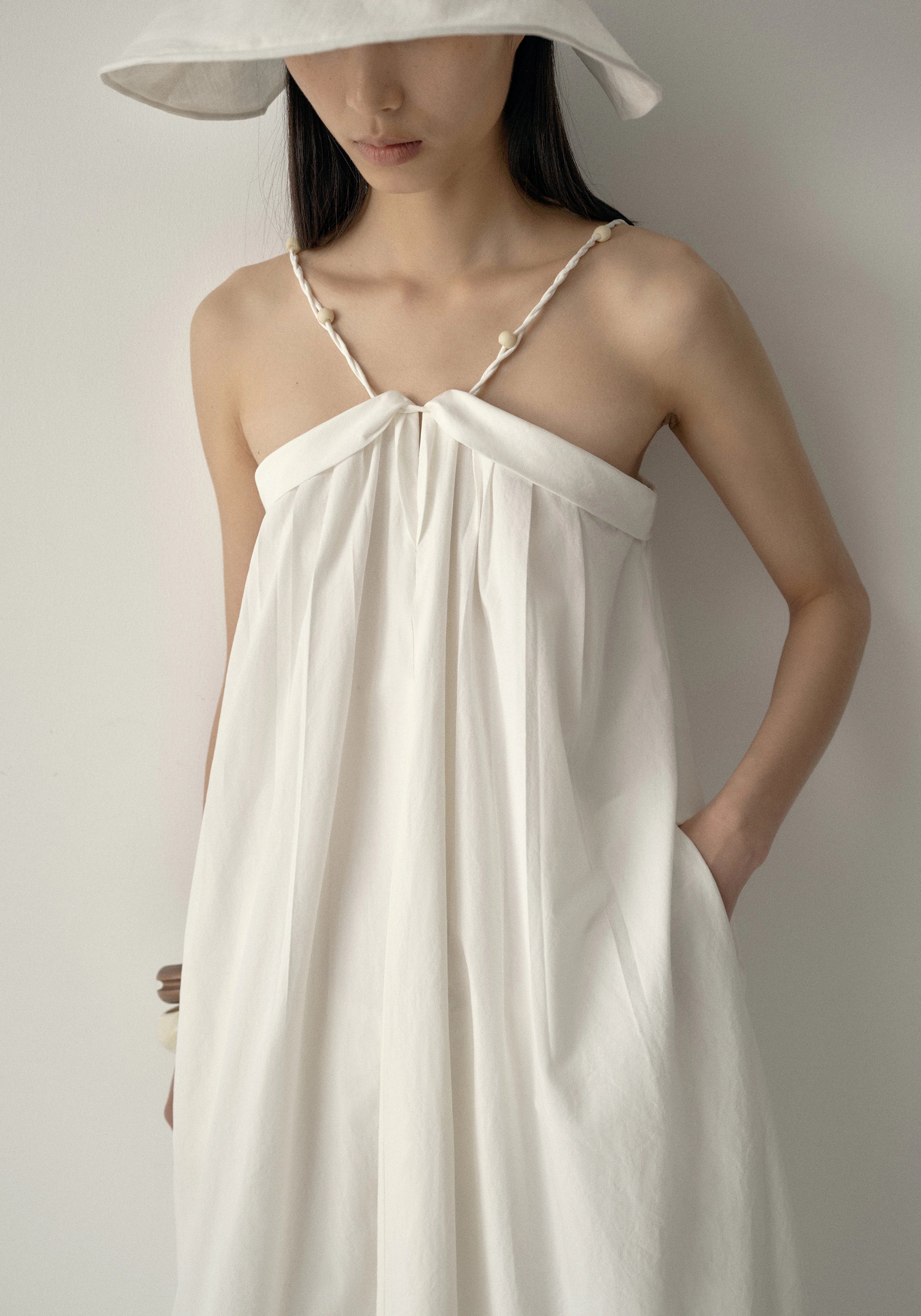 #color_off white