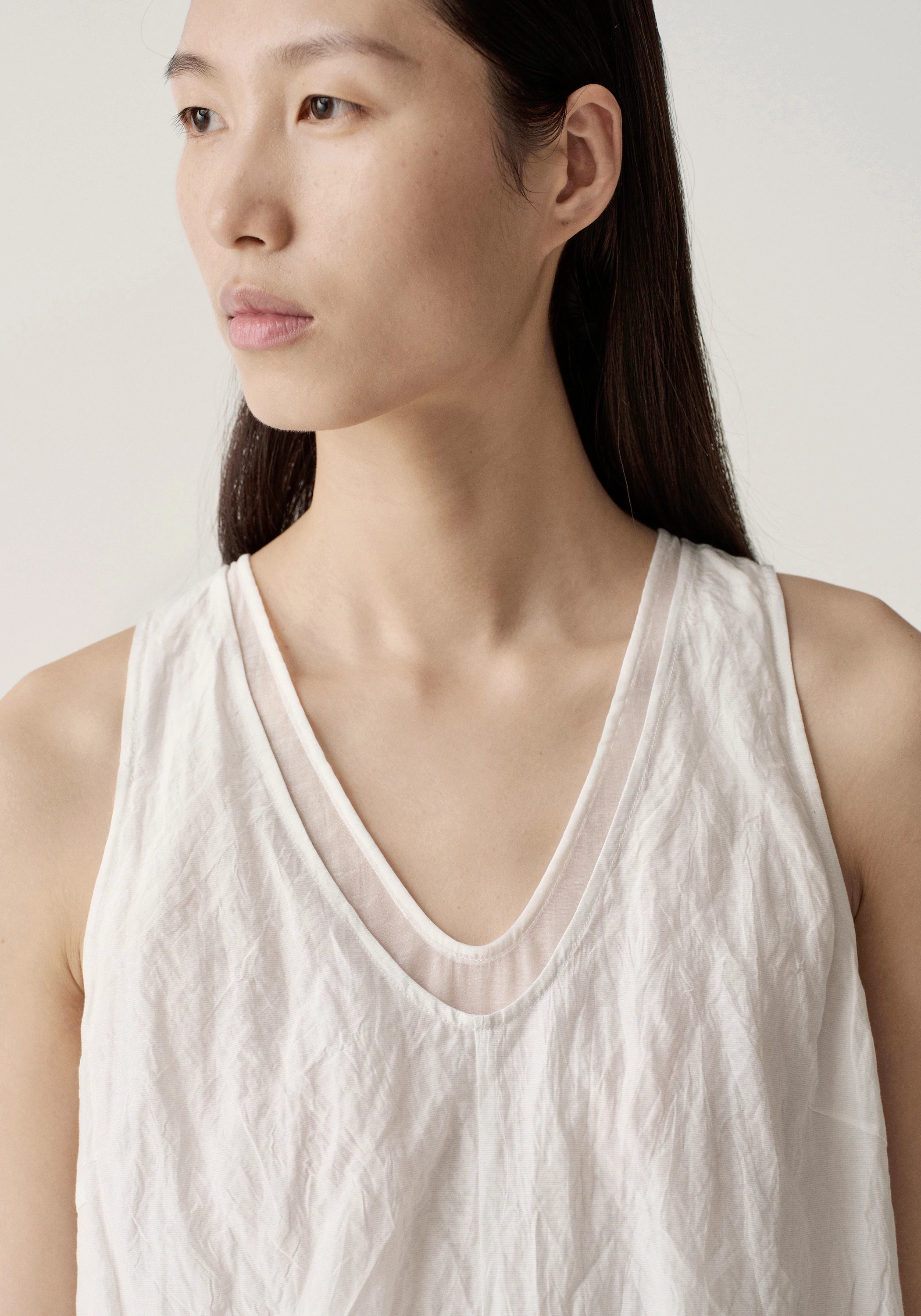 #color_off white