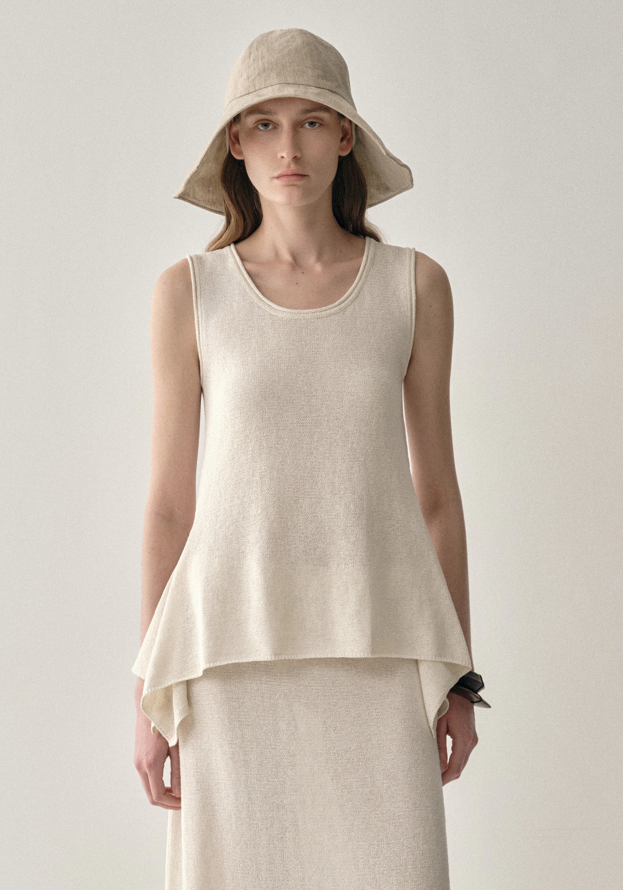 #color_off white