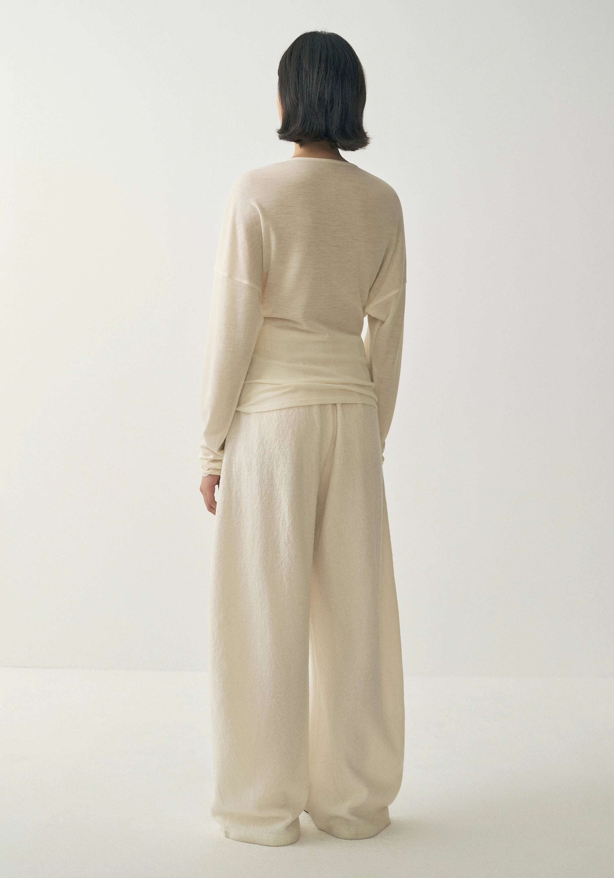 #color_cream white
