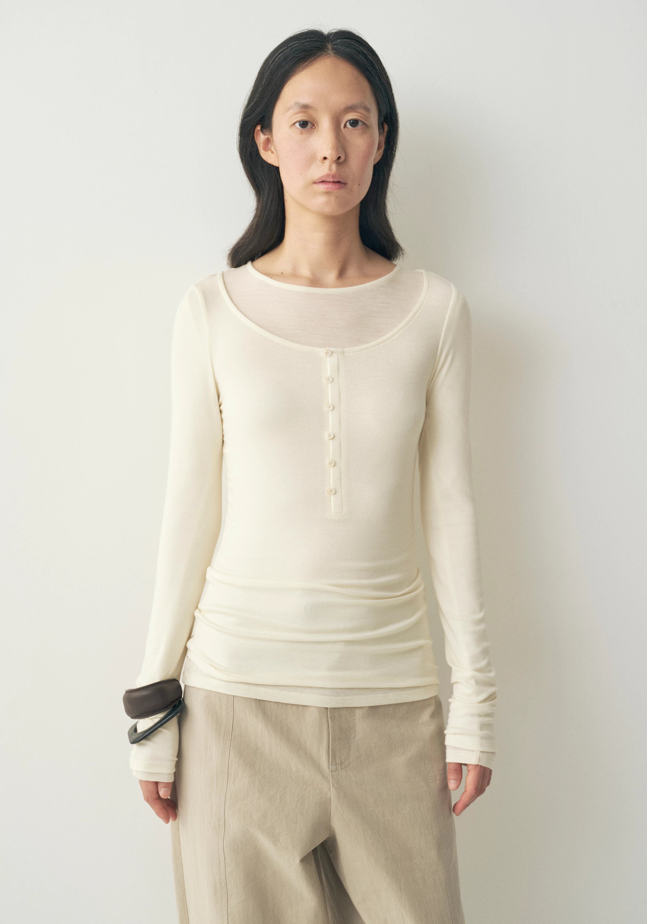 #color_cream white