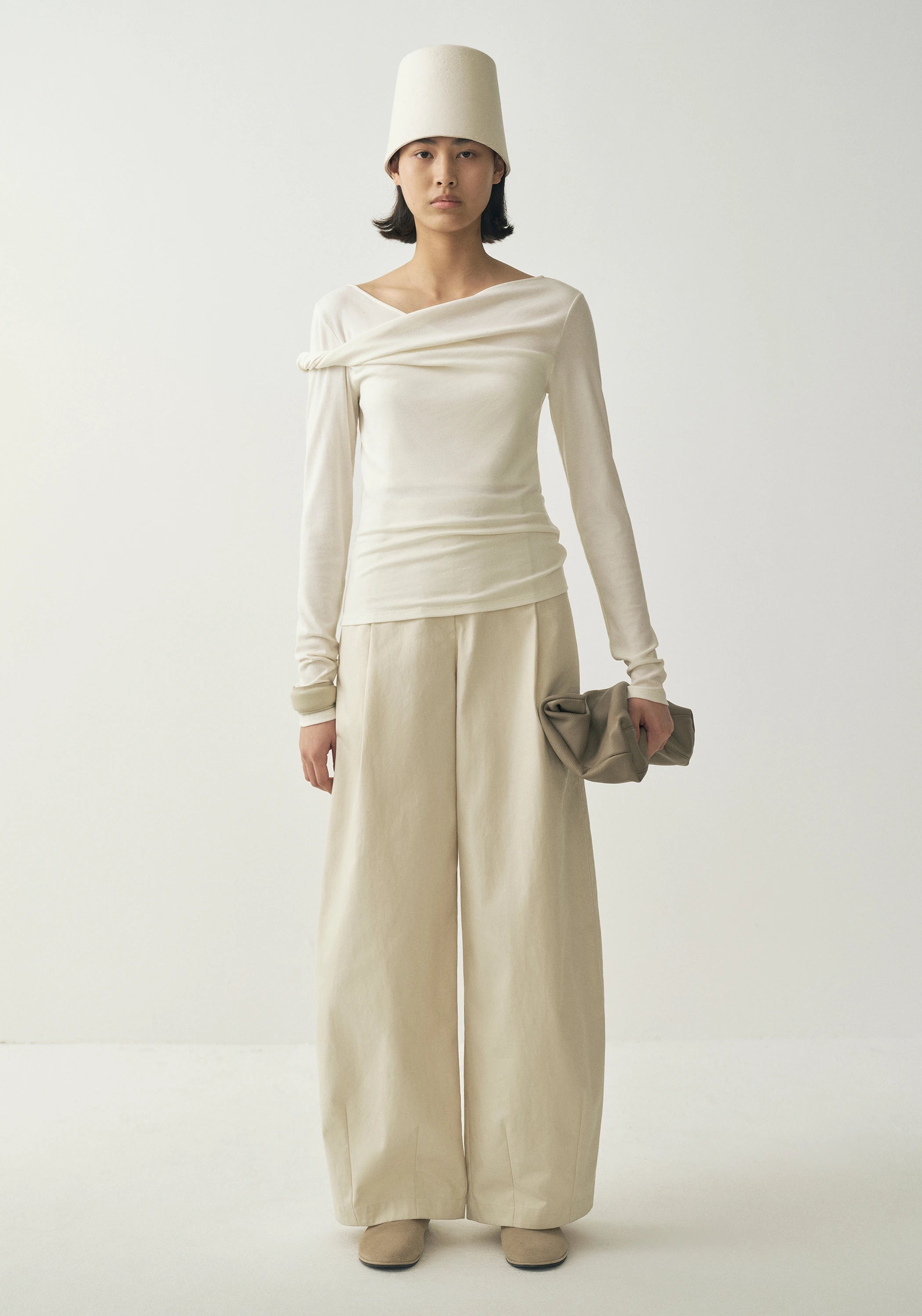 #color_off white