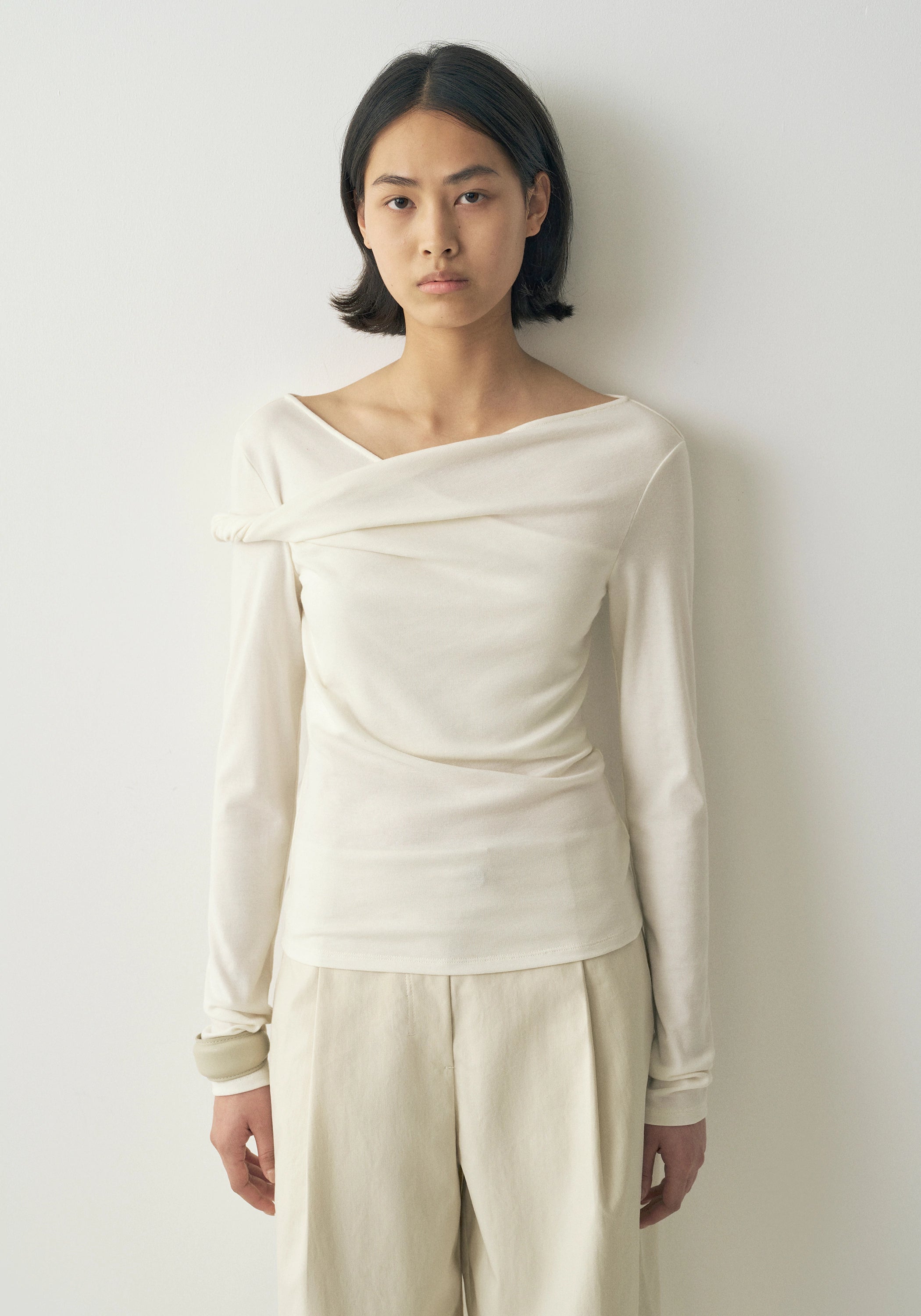 #color_off white