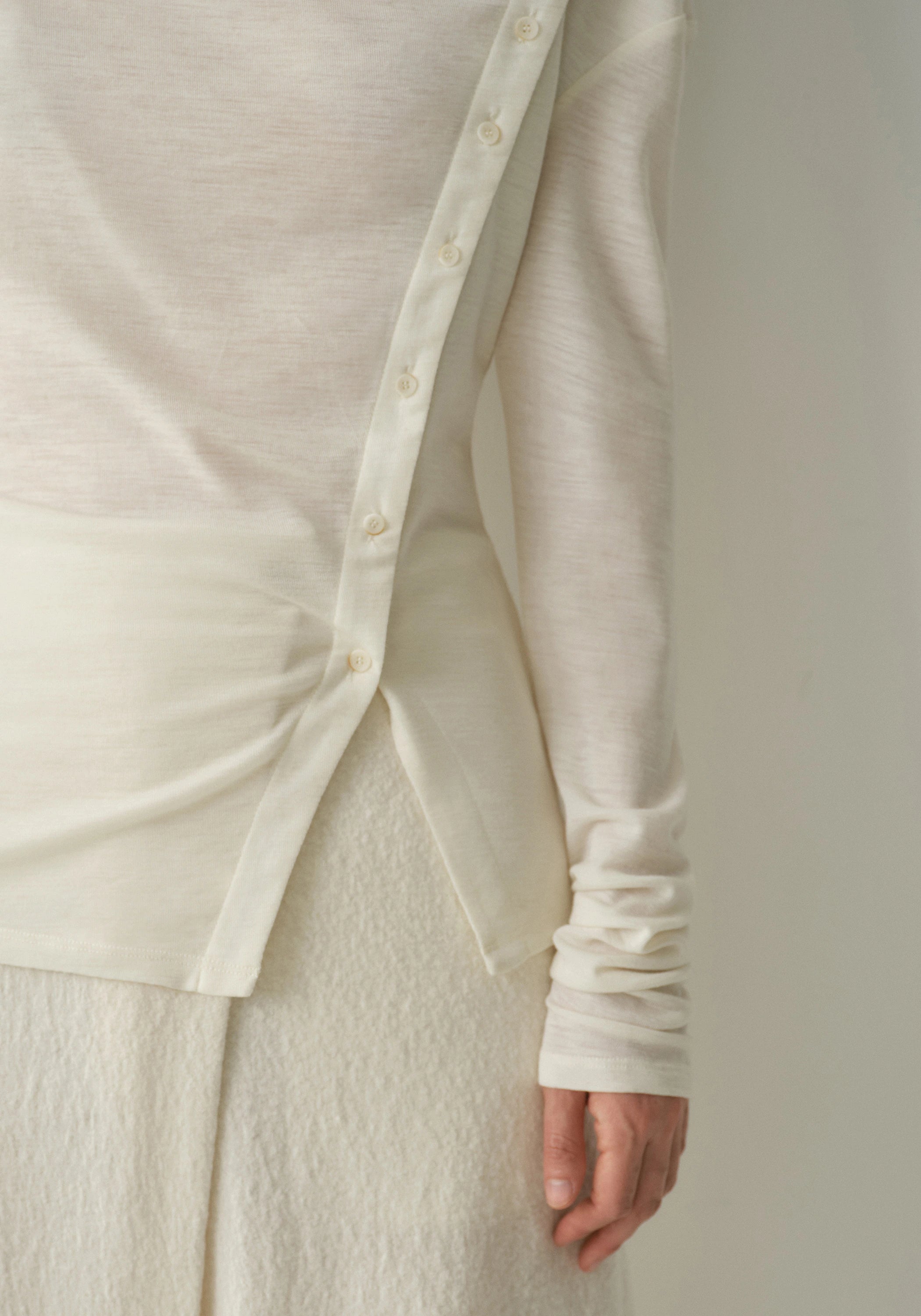 #color_cream white