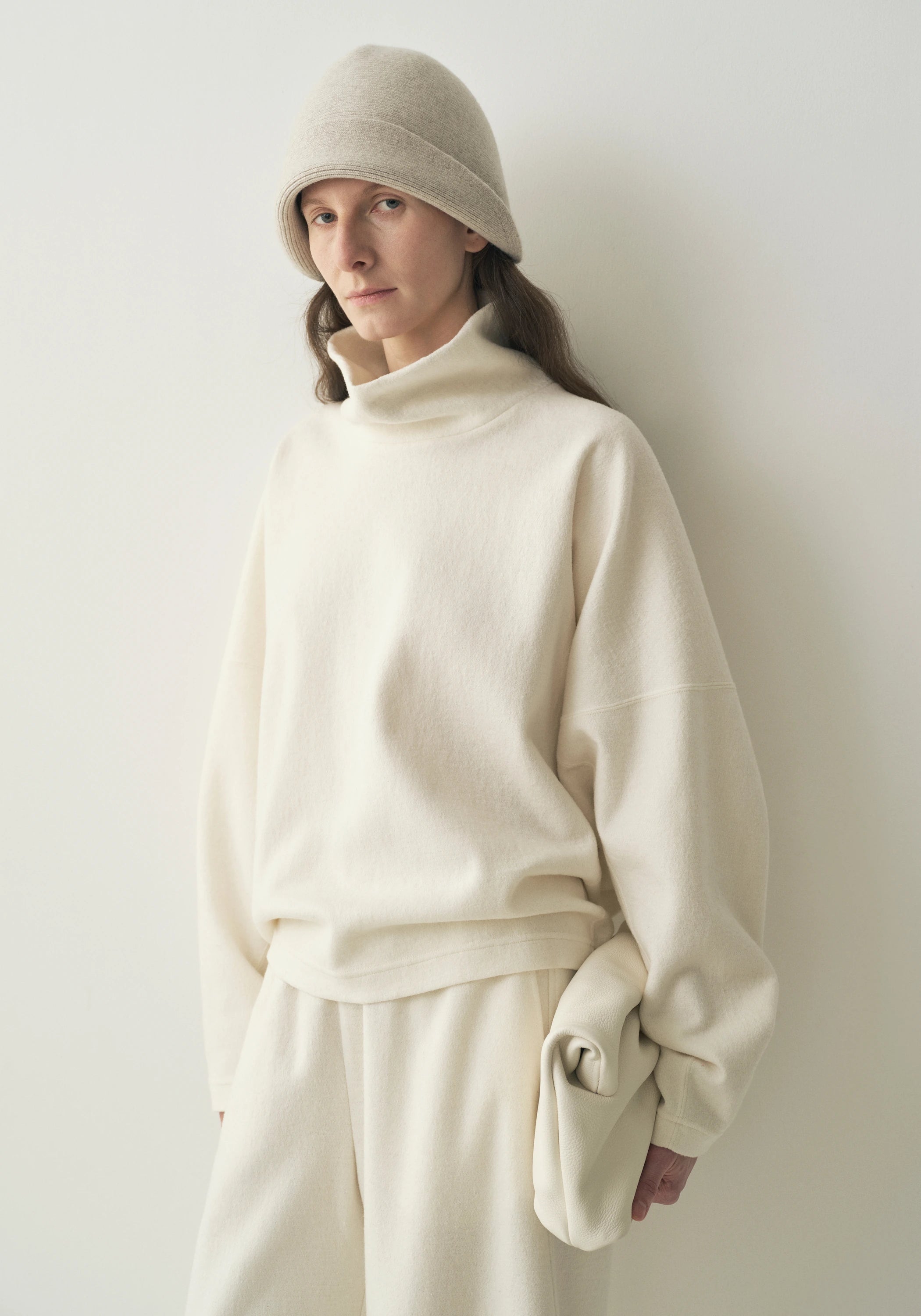 #color_off white