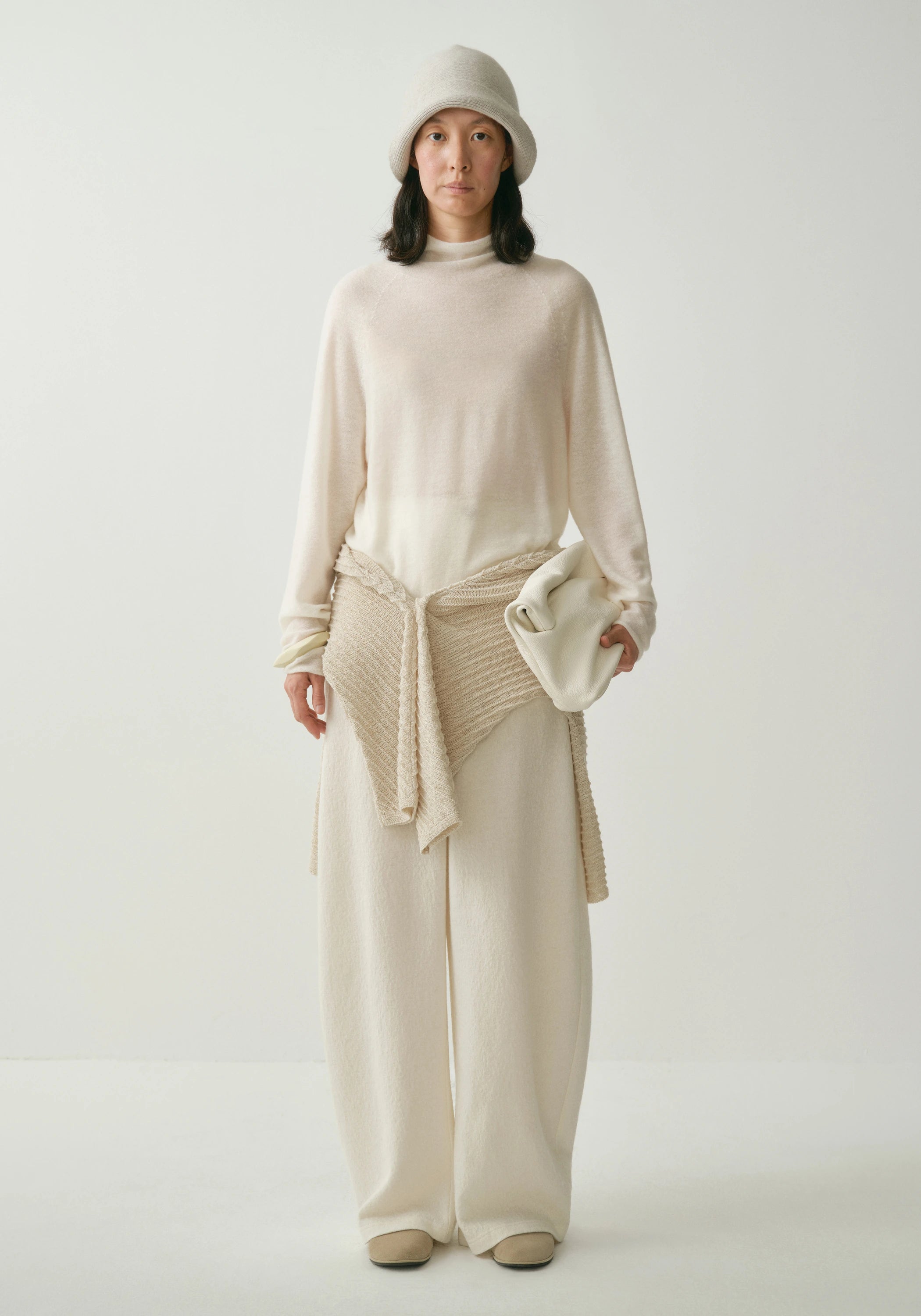 #color_off white