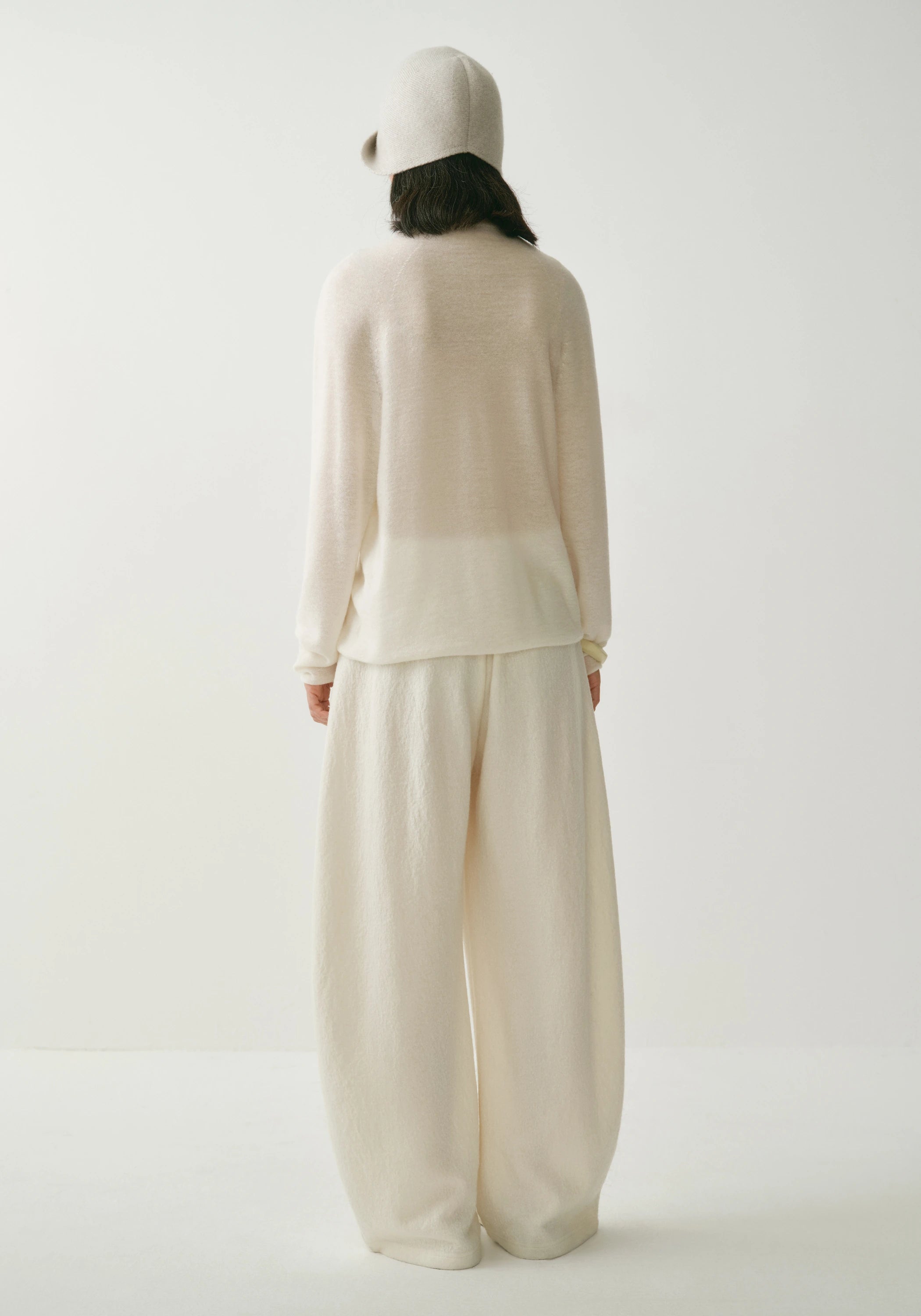 #color_off white