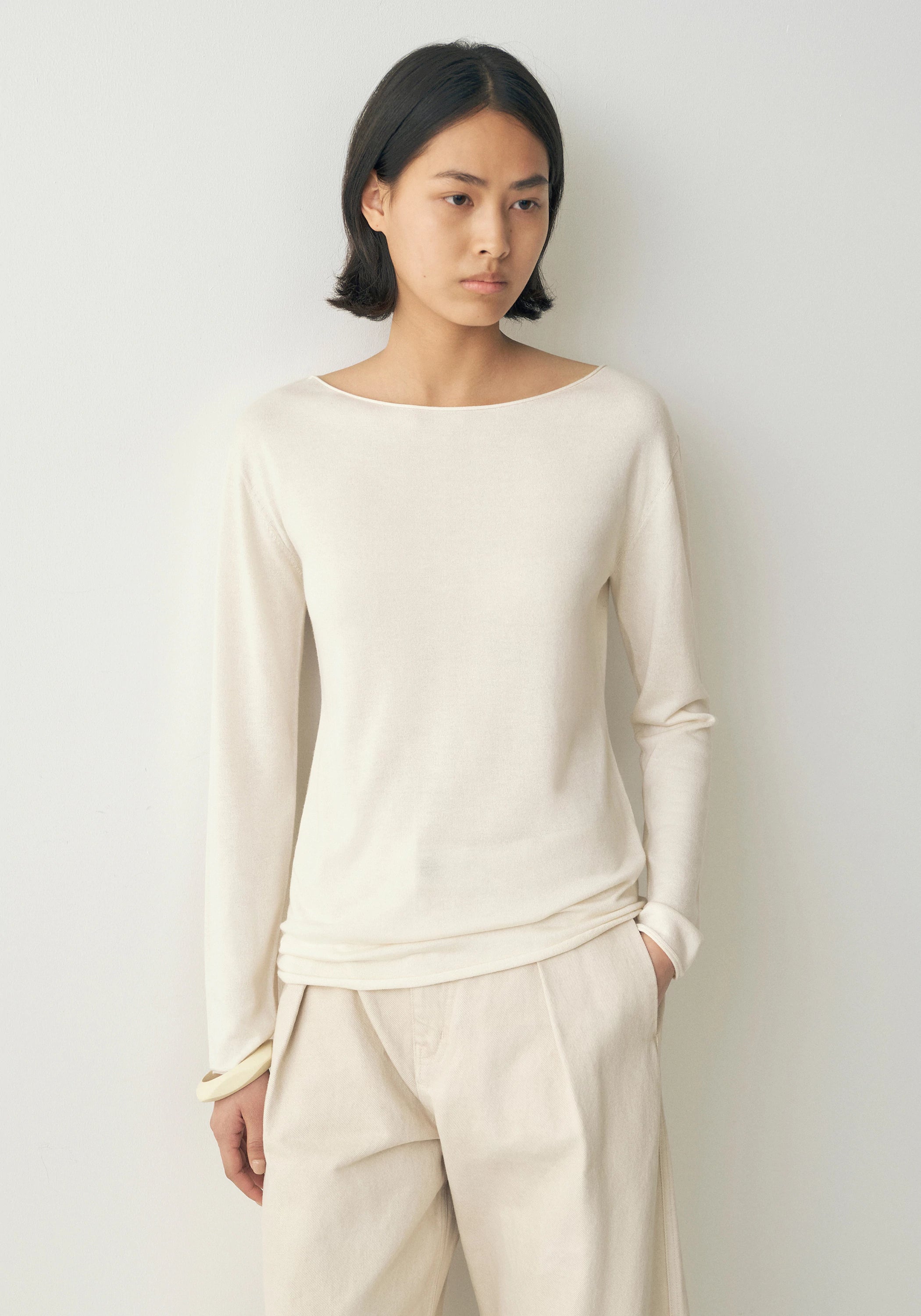 #color_cream white