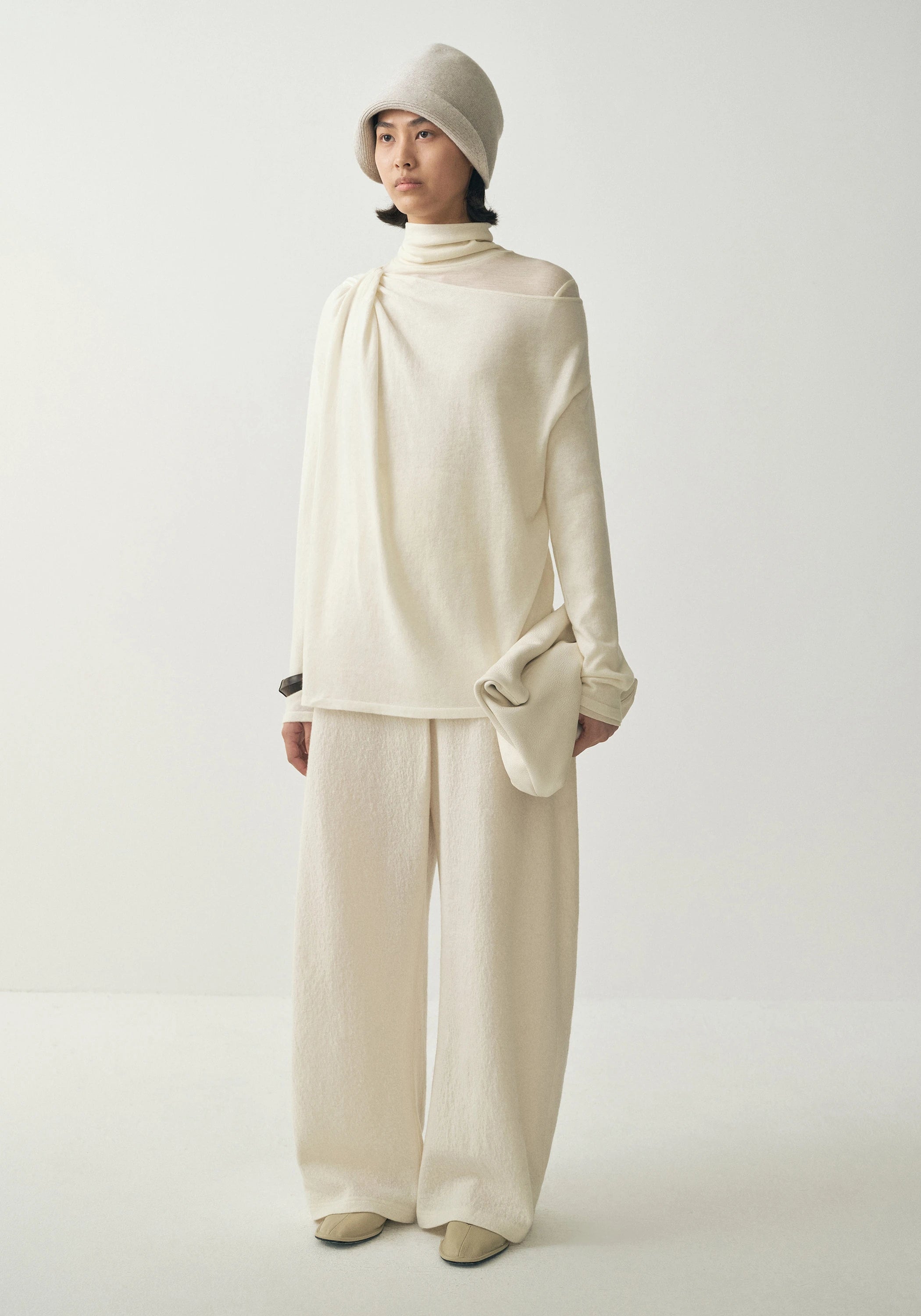 #color_off white