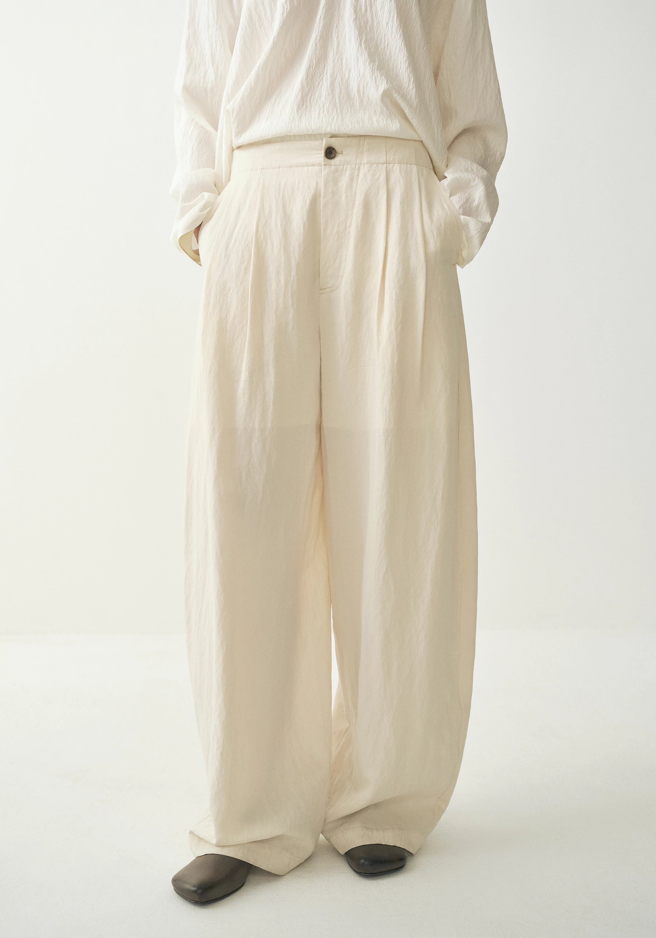 #color_cream white