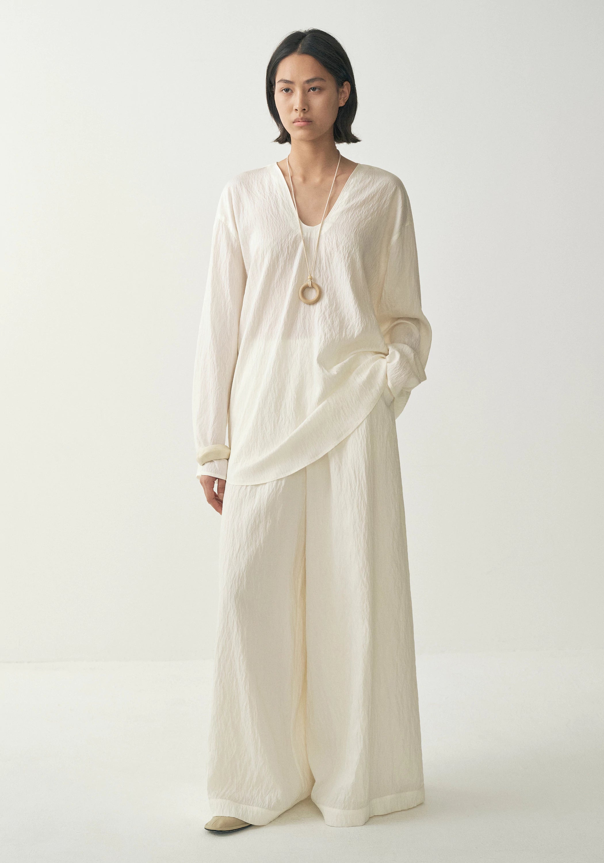 #color_off white