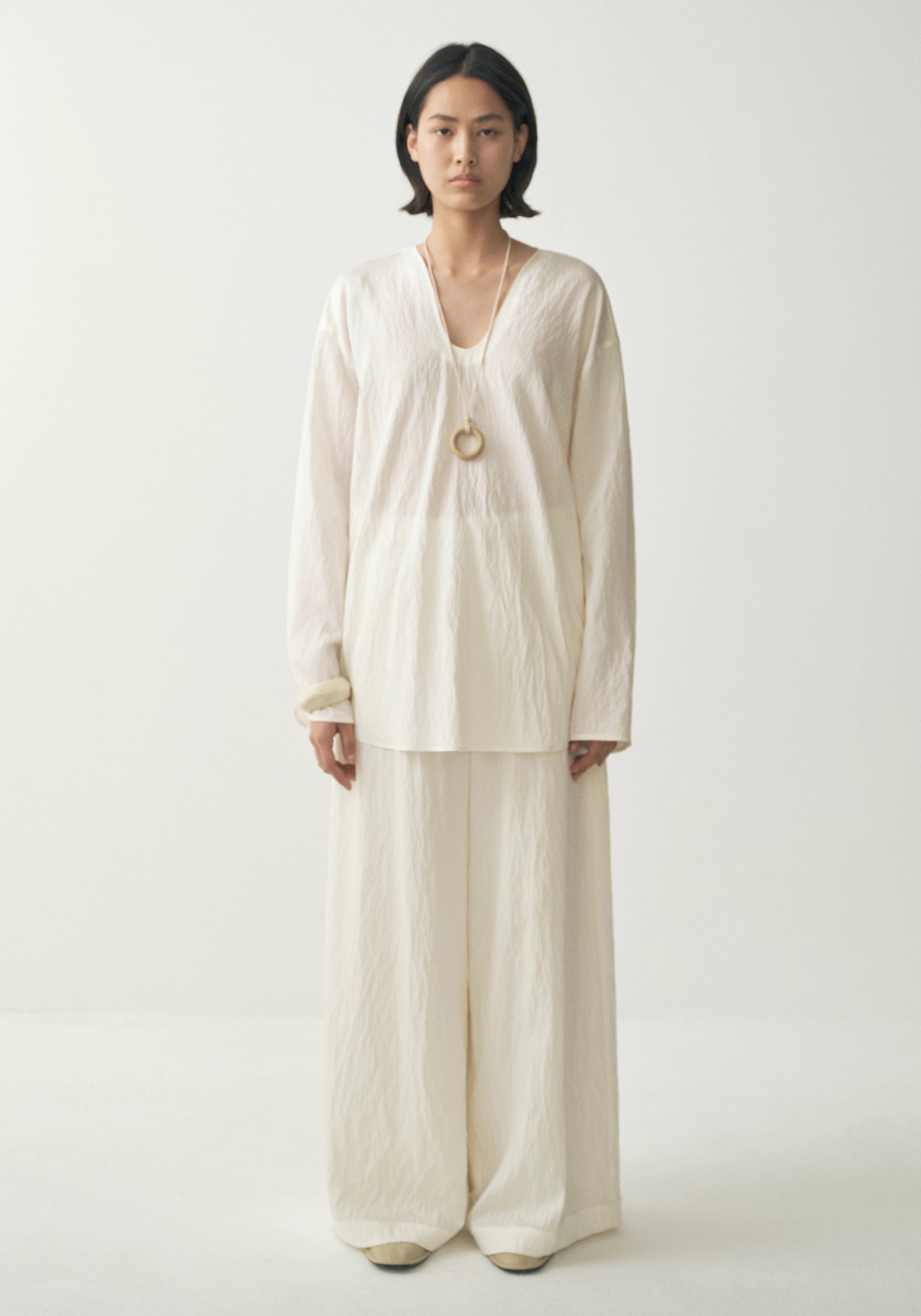 #color_off white