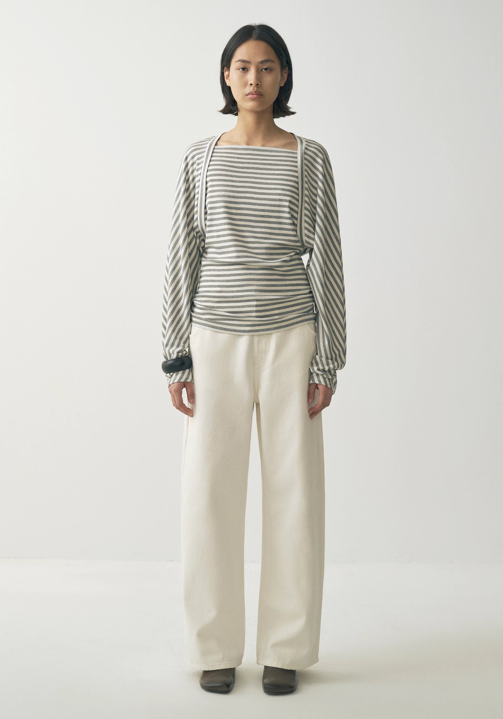 #color_off white
