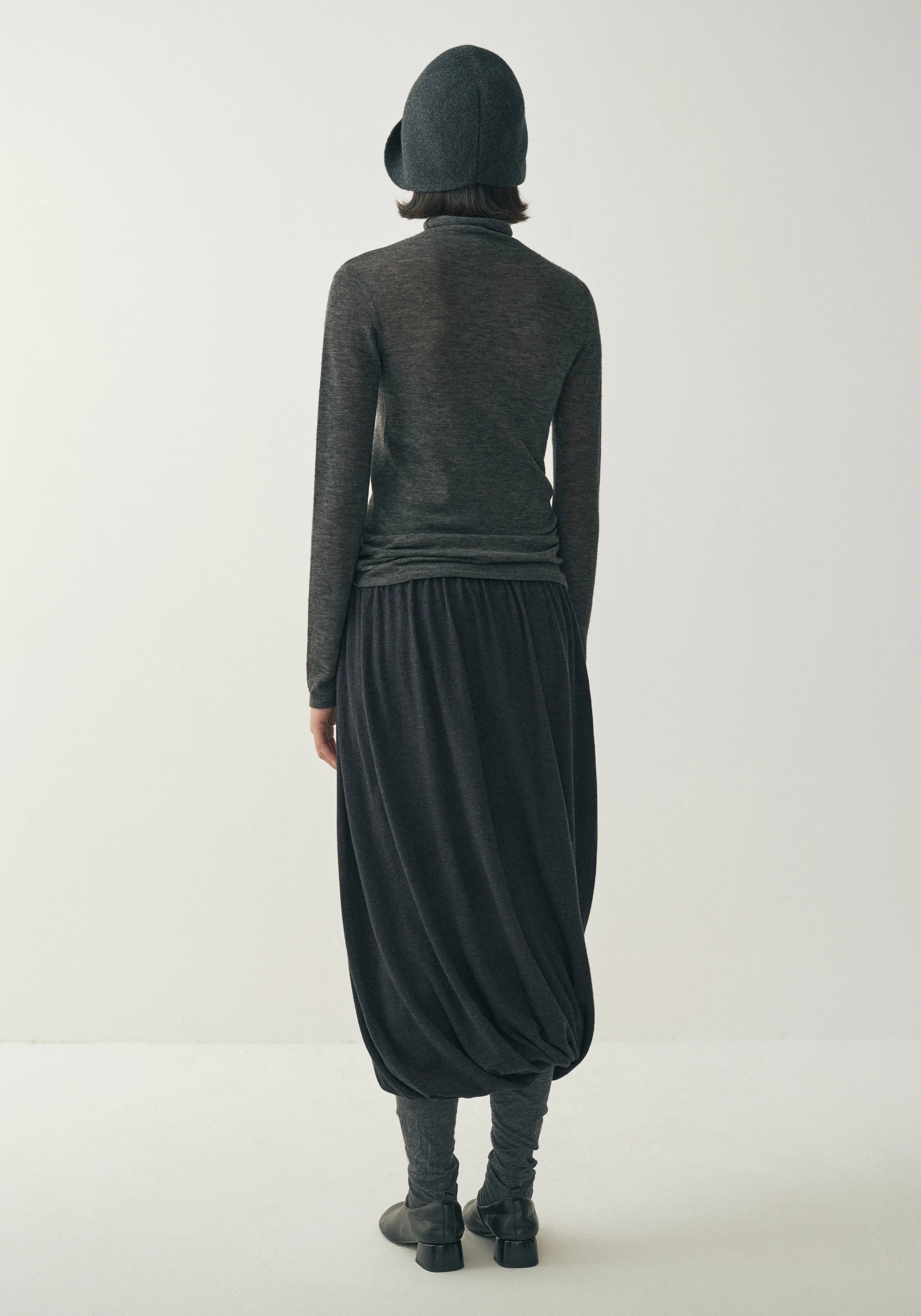 #color_black ash