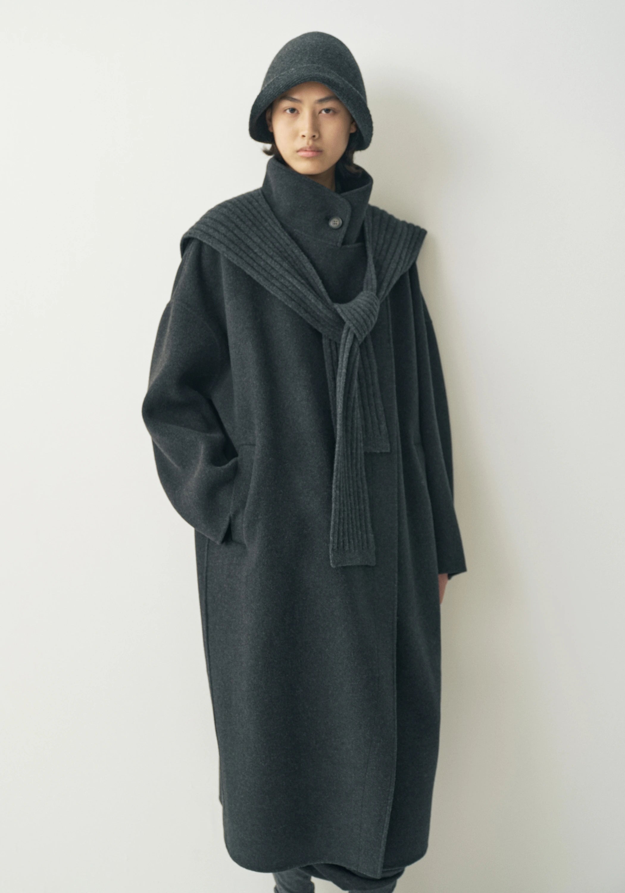 #color_black ash