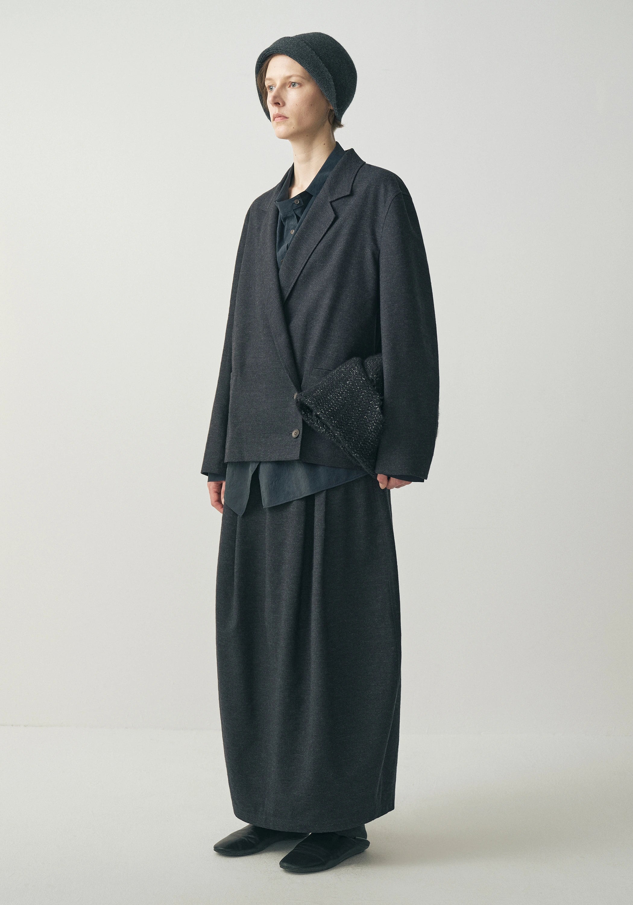 #color_black ash