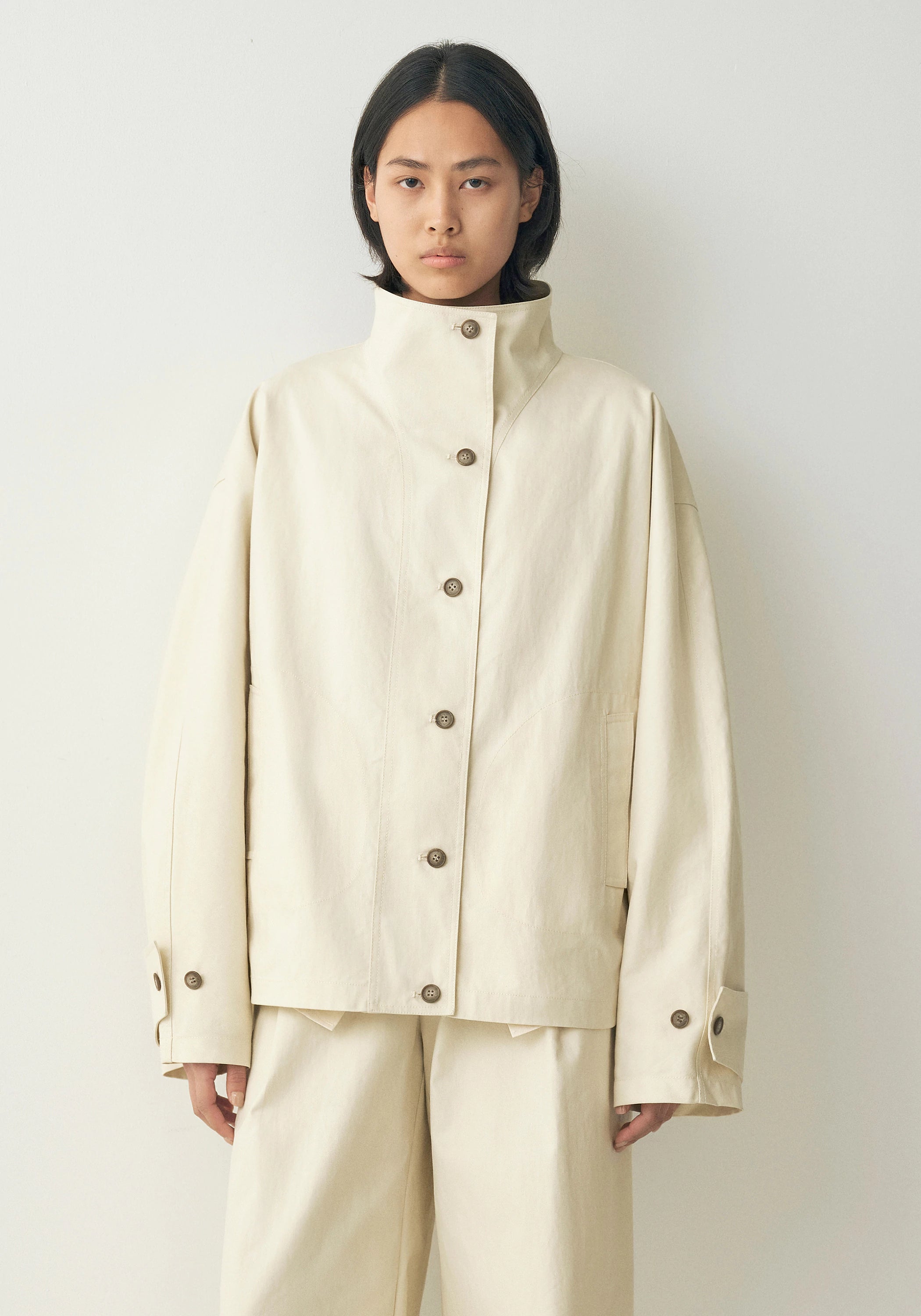 #color_cream white