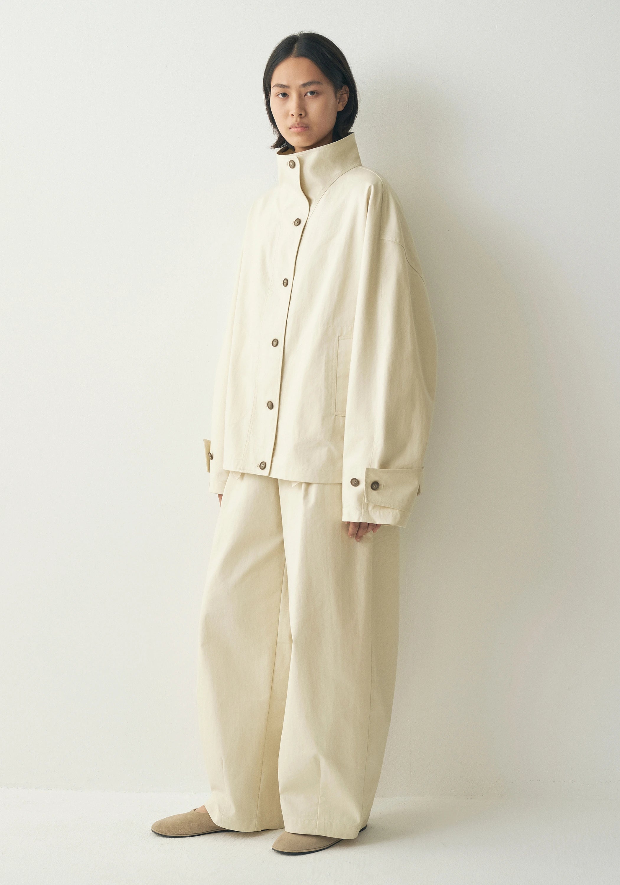 #color_cream white