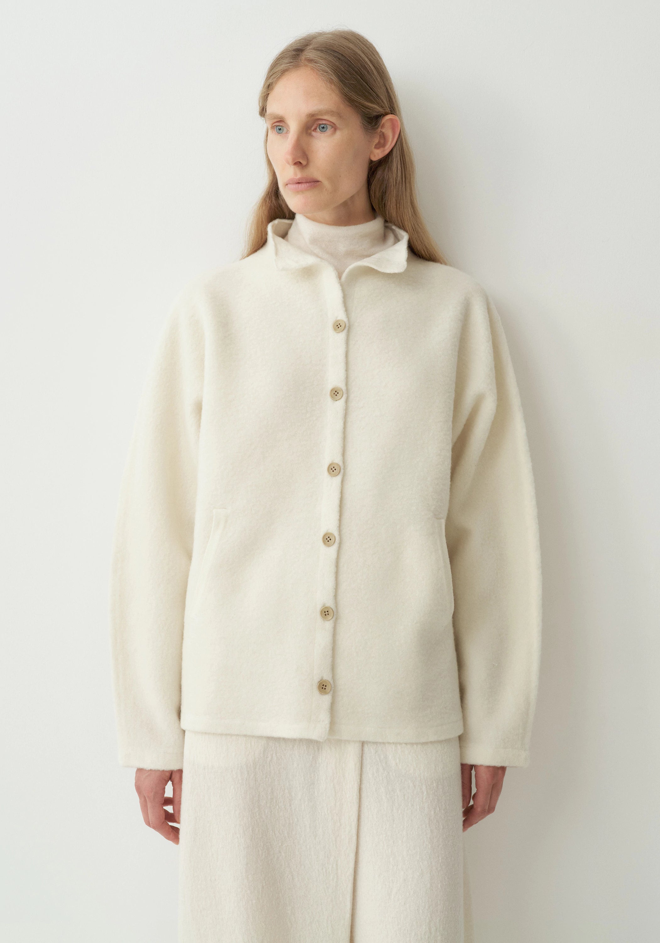 #color_off white