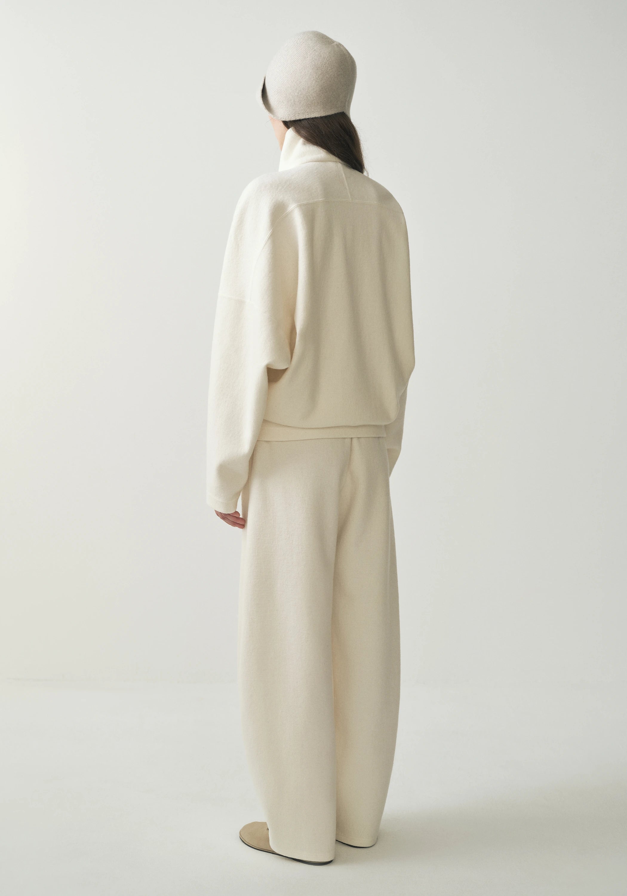 #color_off white