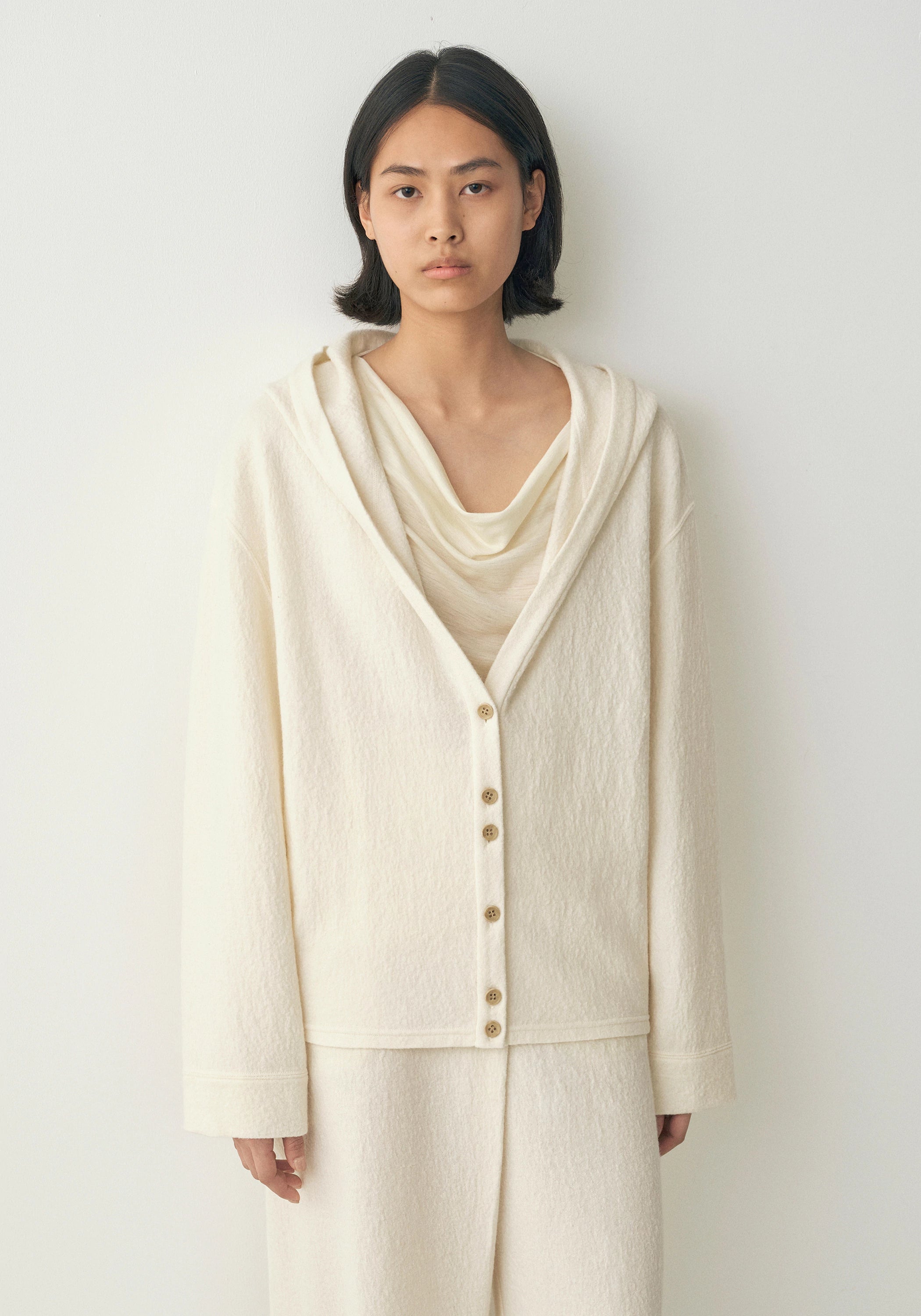 #color_cream white