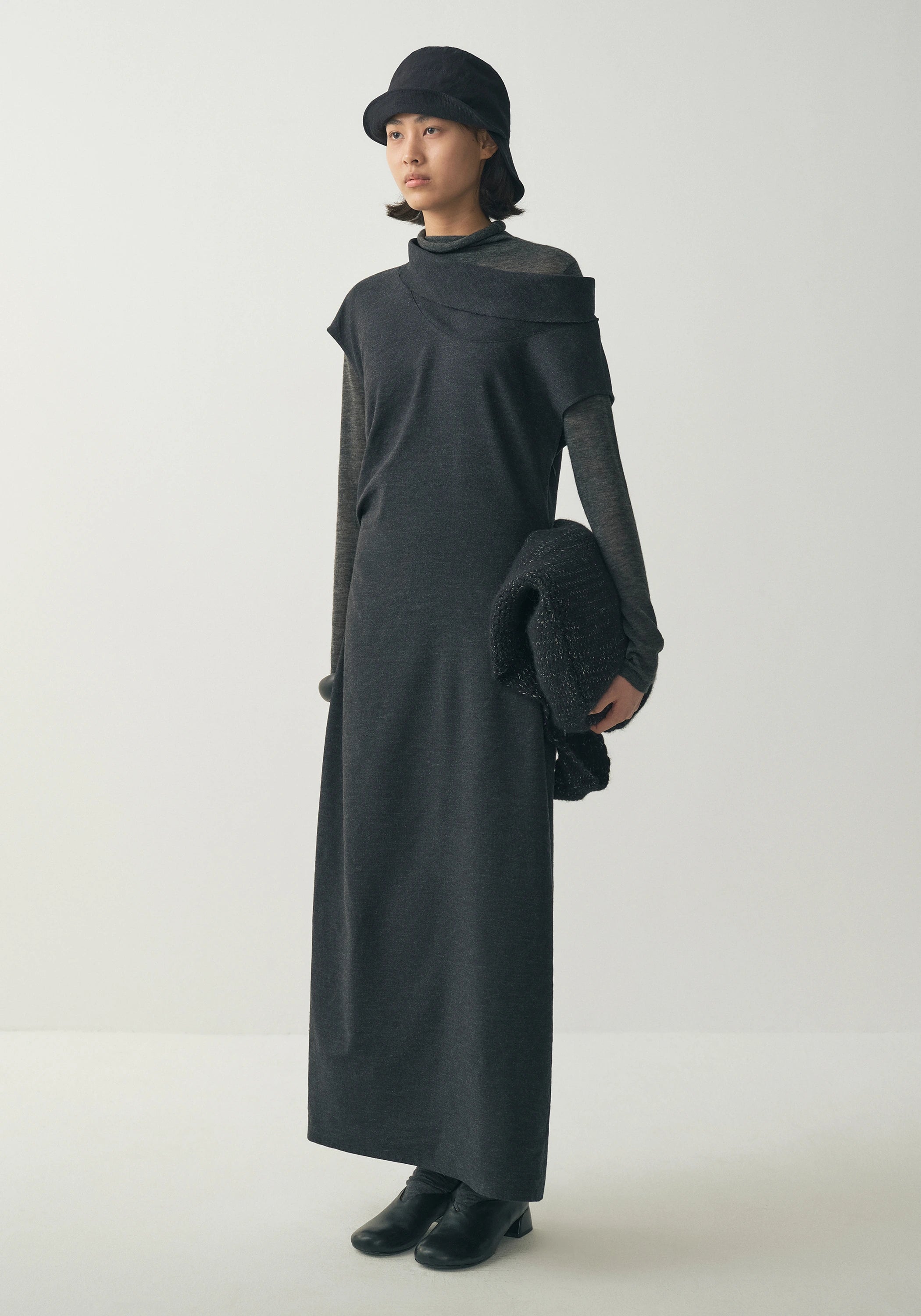 #color_black ash