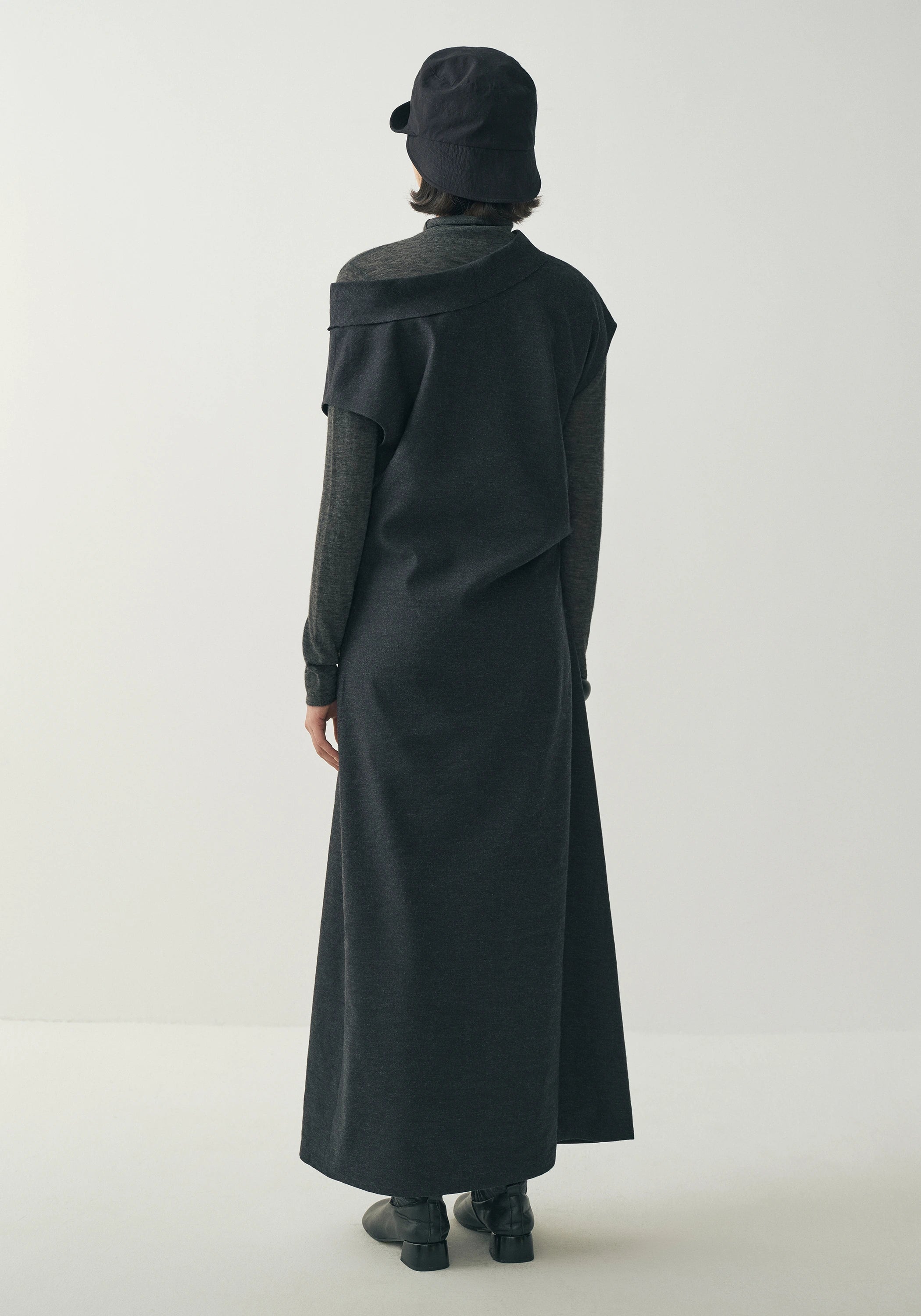 #color_black ash