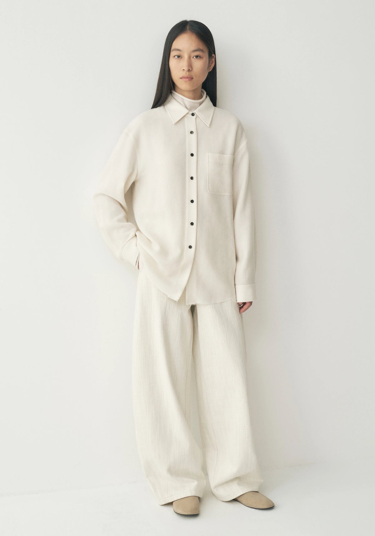 #color_off white